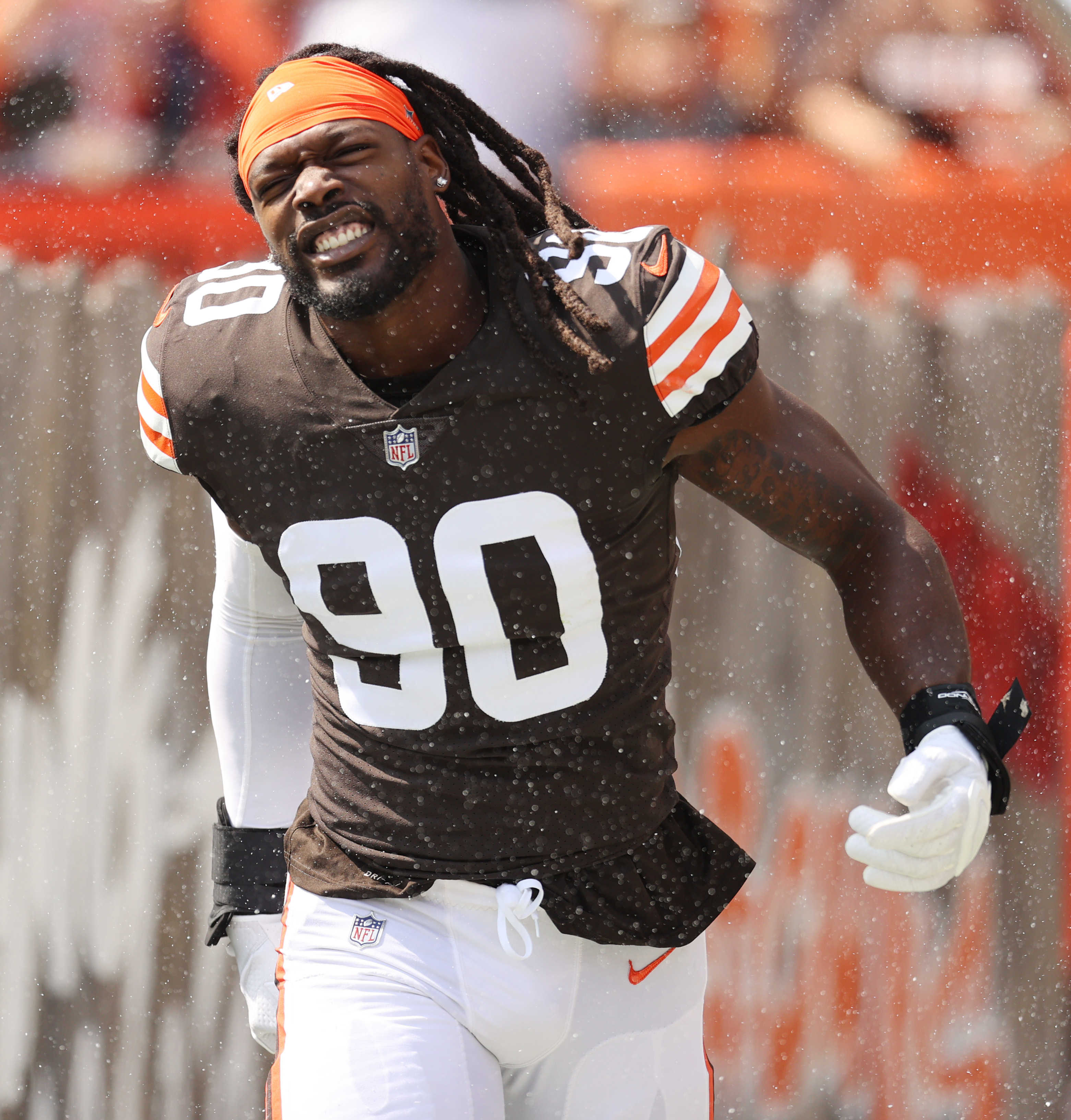 Jadeveon Clowney Takes Subtle Shot at Browns After Signing With Ravens