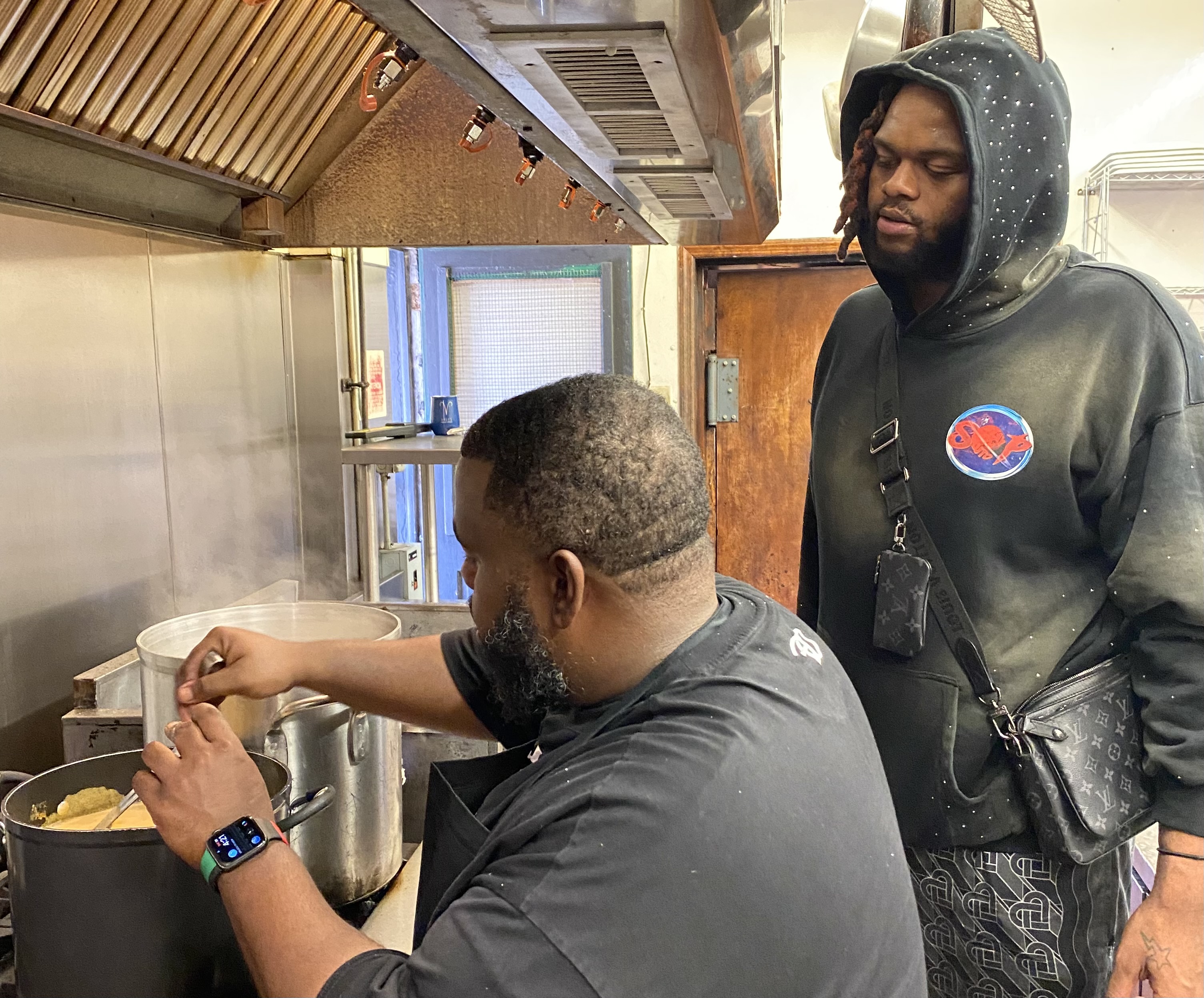 Syracuse basketball player Eddie Lampkin opens cloud kitchen
