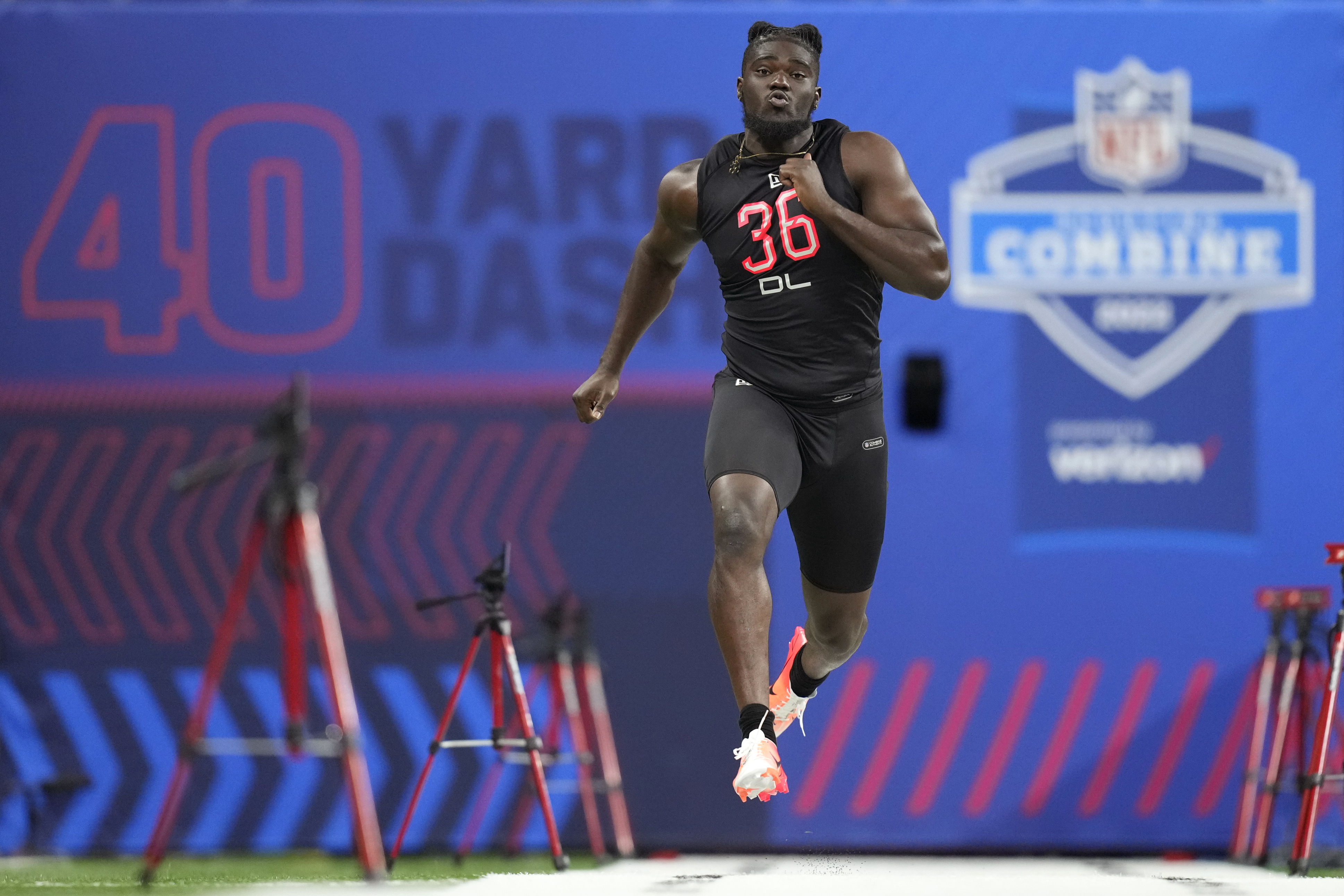 Michigan LB David Ojabo slips in new NFL mock draft from Todd McShay 