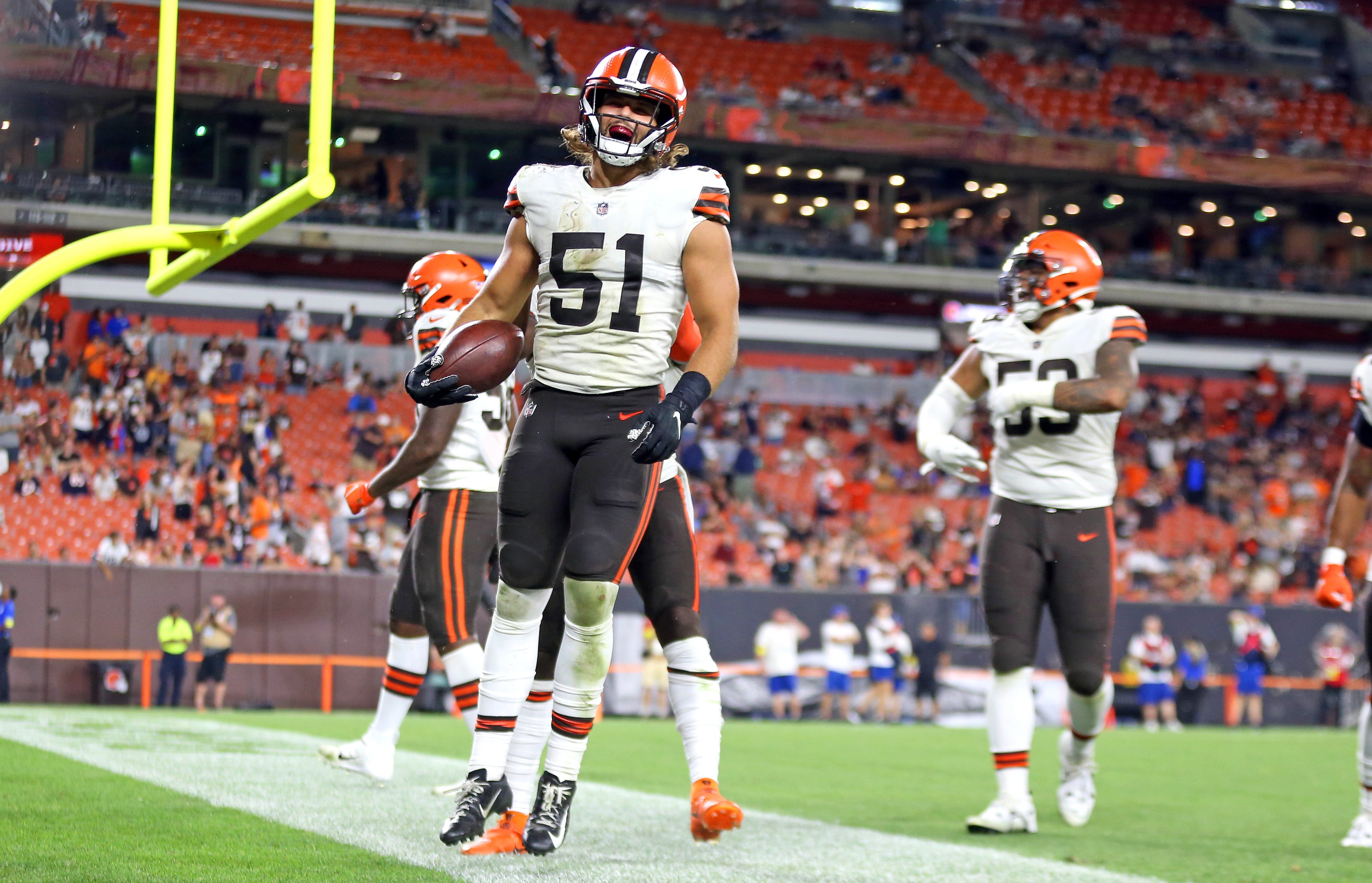 Chicago Bears tight end Ryan Griffin (84) celebrates after making a  touchdown against the Cleveland Browns during the first half of an NFL  preseason football game, Saturday, Aug. 27, 2022, in Cleveland. (