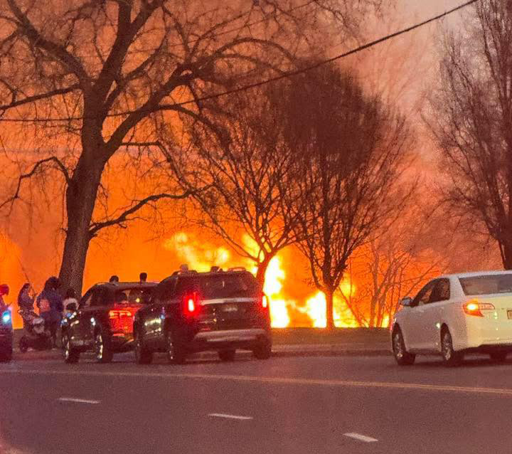 Firefighters battle brush fire in Syracuse - syracuse.com