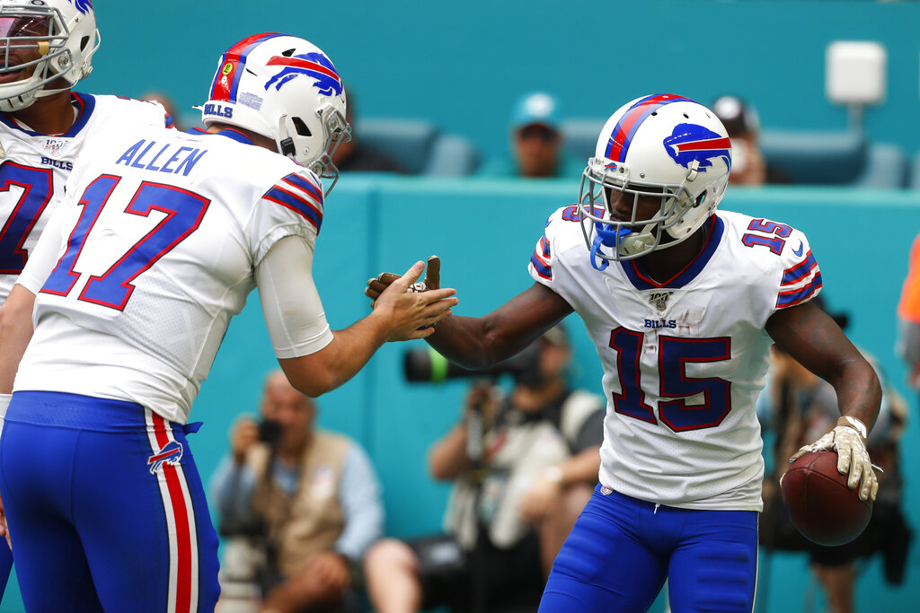 Jim Kelly says Bills should be AFC East favorites, sees Josh Allen