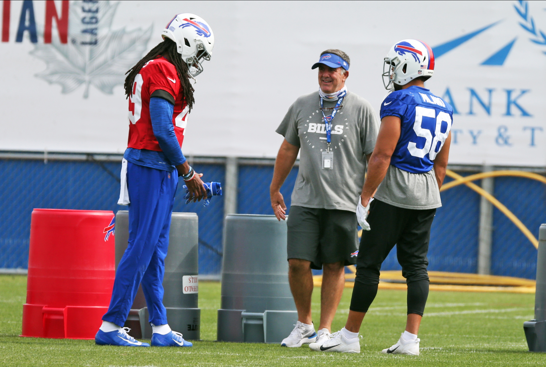 Tremaine Edmunds struggling through shoulder injury; Bills DC