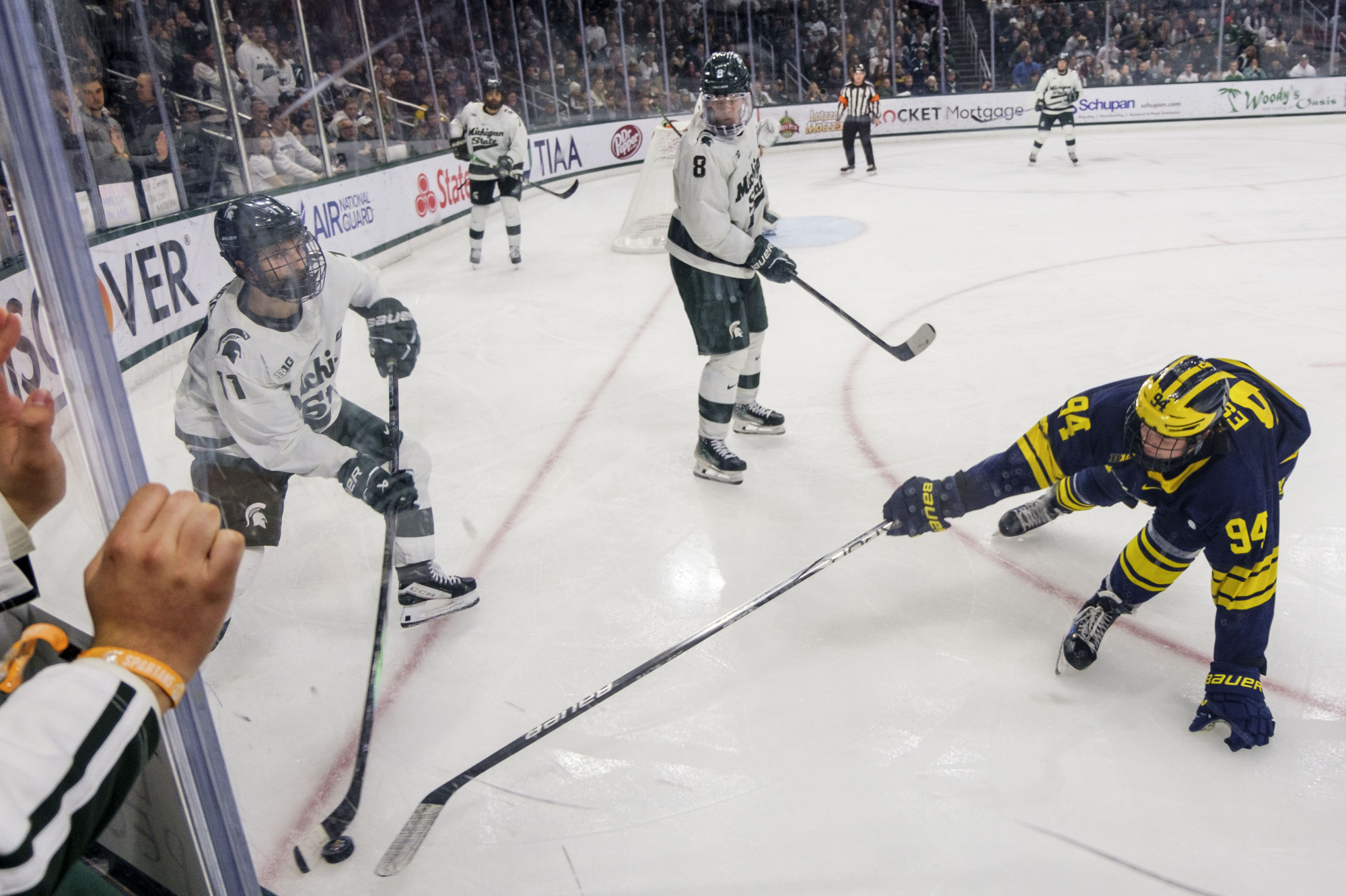 Michigan and Michigan State ice hockey face off for Big Ten ...