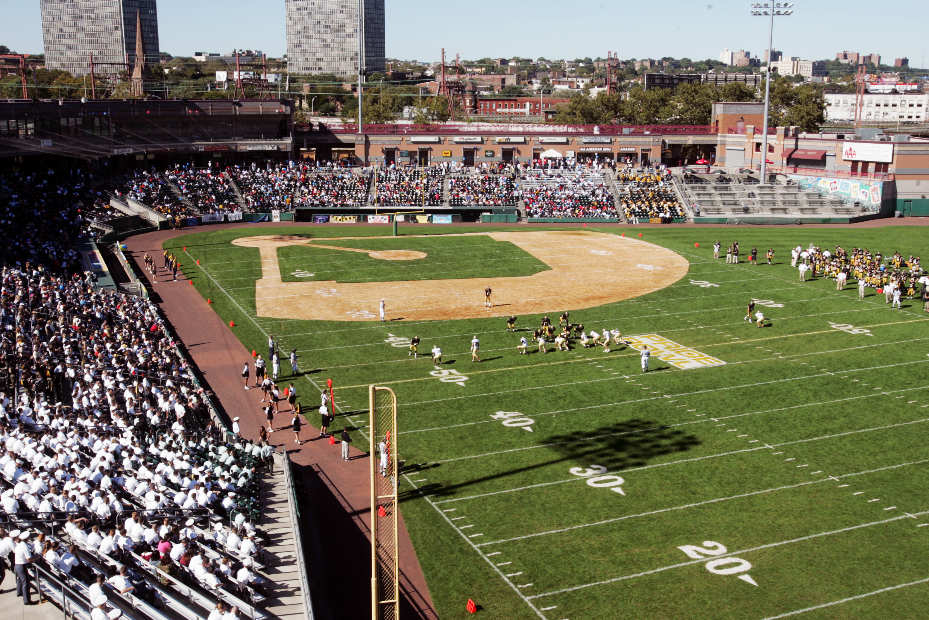 General Colin Powell Newark Bears home opener at the Bears & Eagles  Riverfront Stadium Newark, New Jersey - 01.05.09 Stock Photo - Alamy