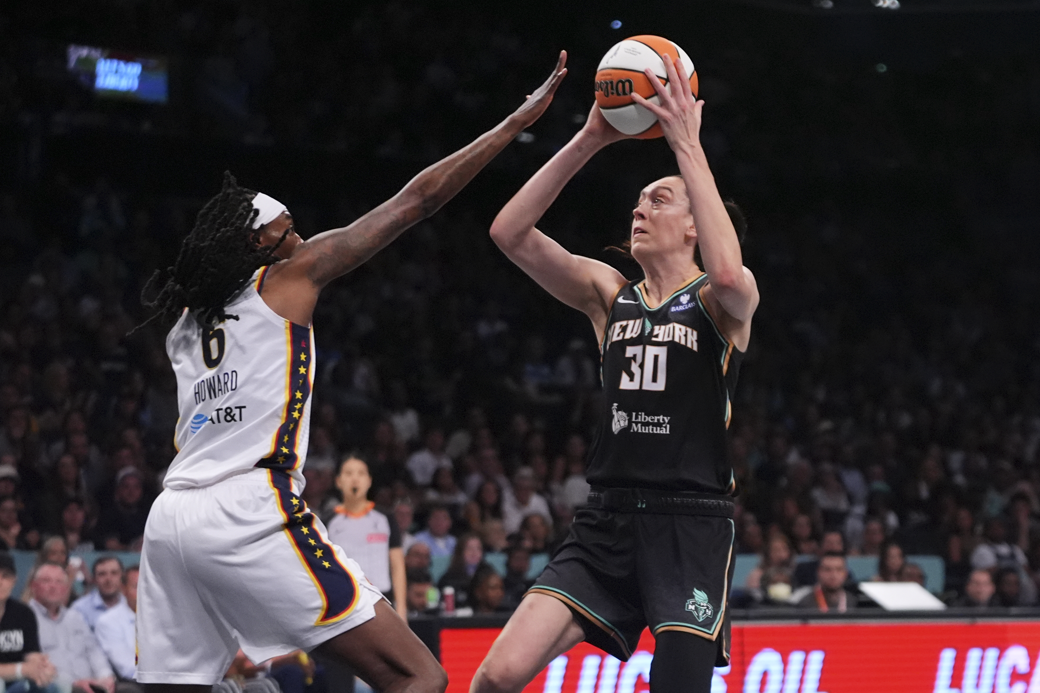 Breanna Stewart injury: WNBA star out indefinitely with bone bruise in knee  - syracuse.com