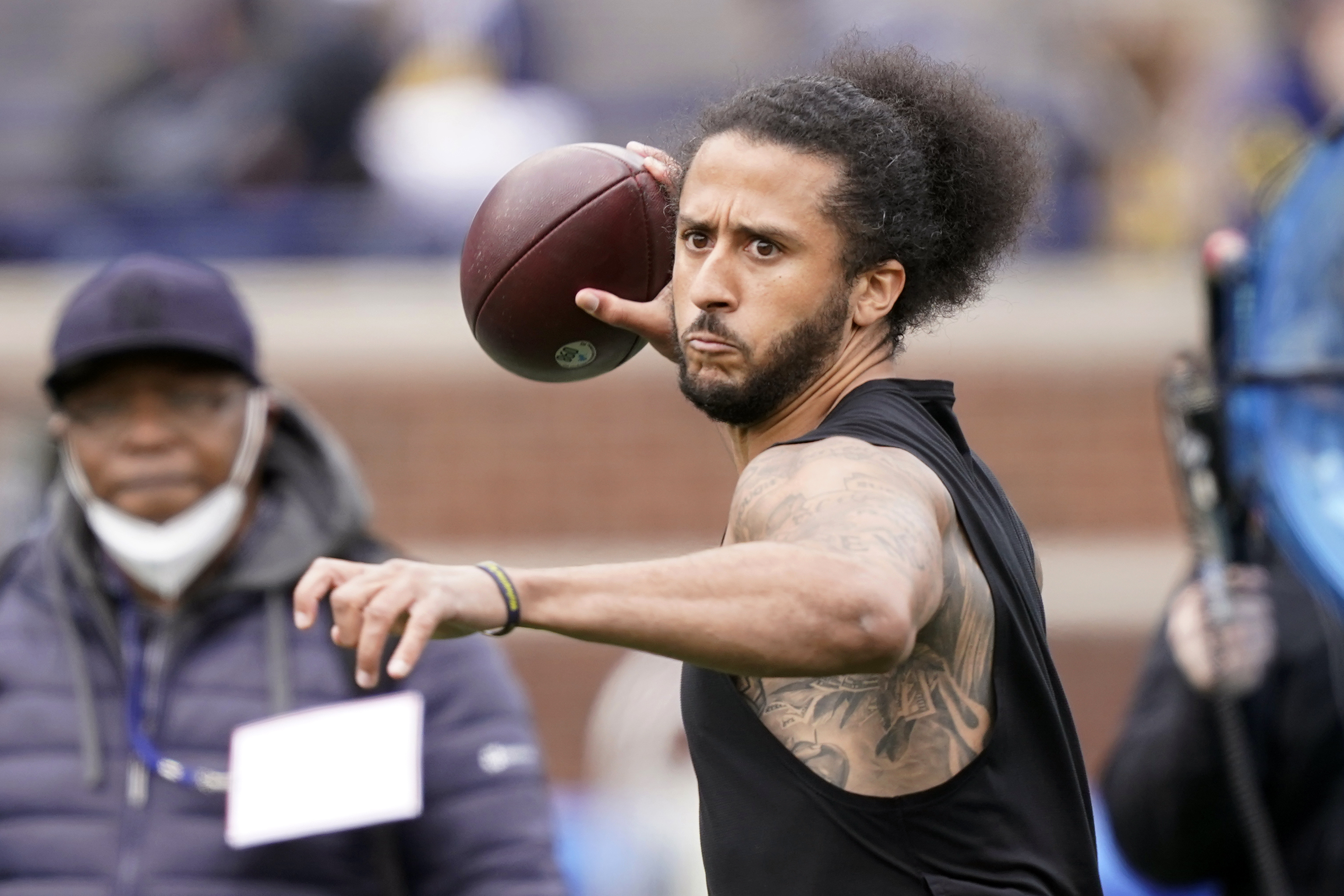 Colin Kaepernick announced as honorary captain for Michigan's Maize and  Blue Spring Game 