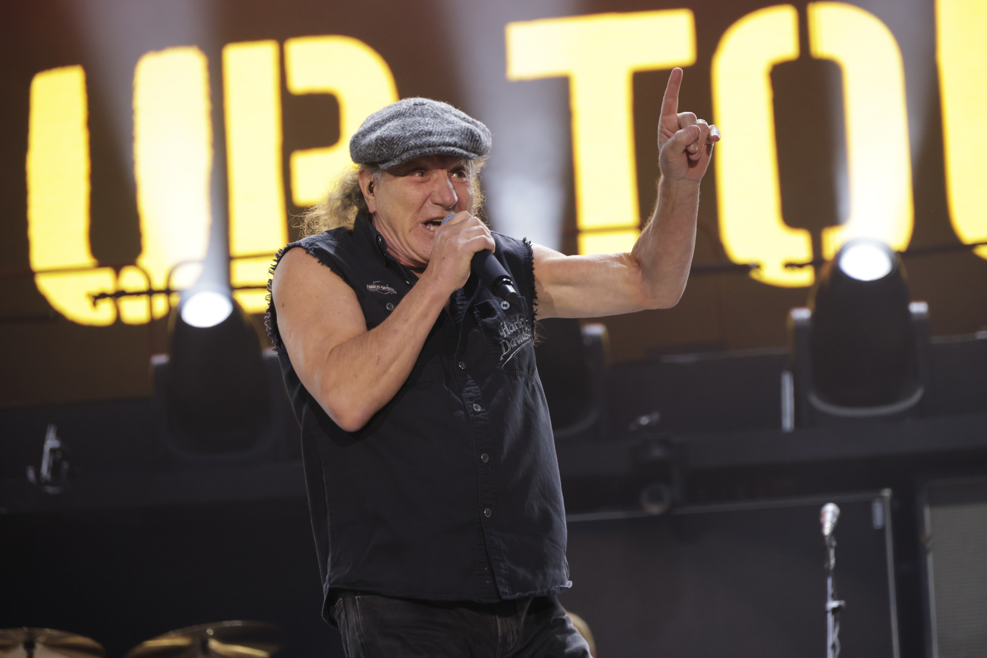 AC/DC closes out US Power Up 2025 tour in Cleveland - cleveland.com