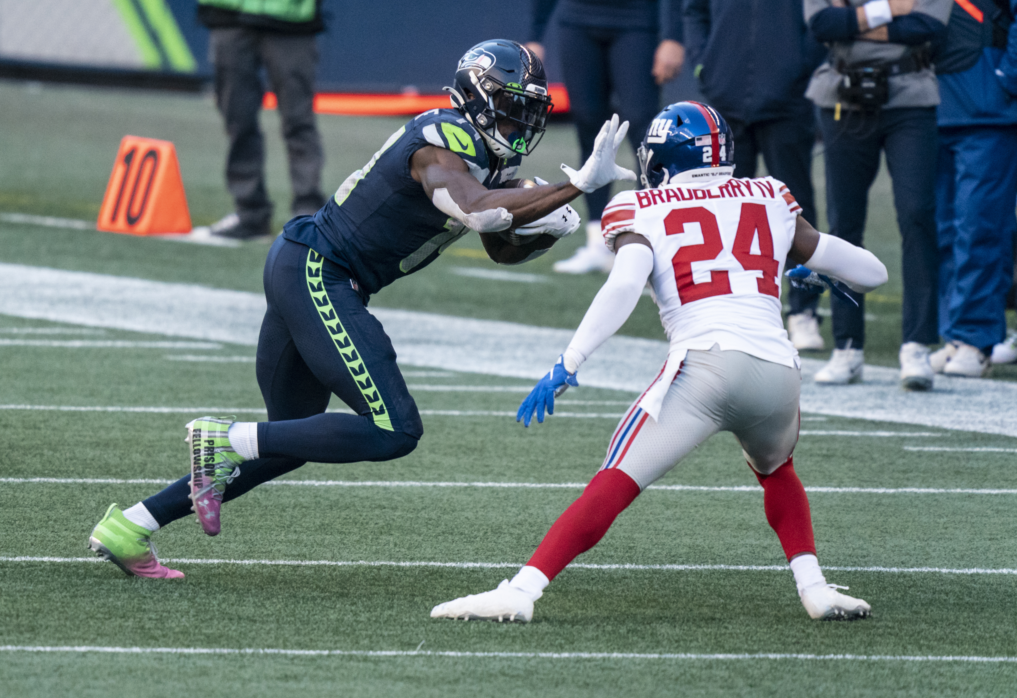 Video: Seahawks receiver DK Metcalf gets struck out by Quavo in