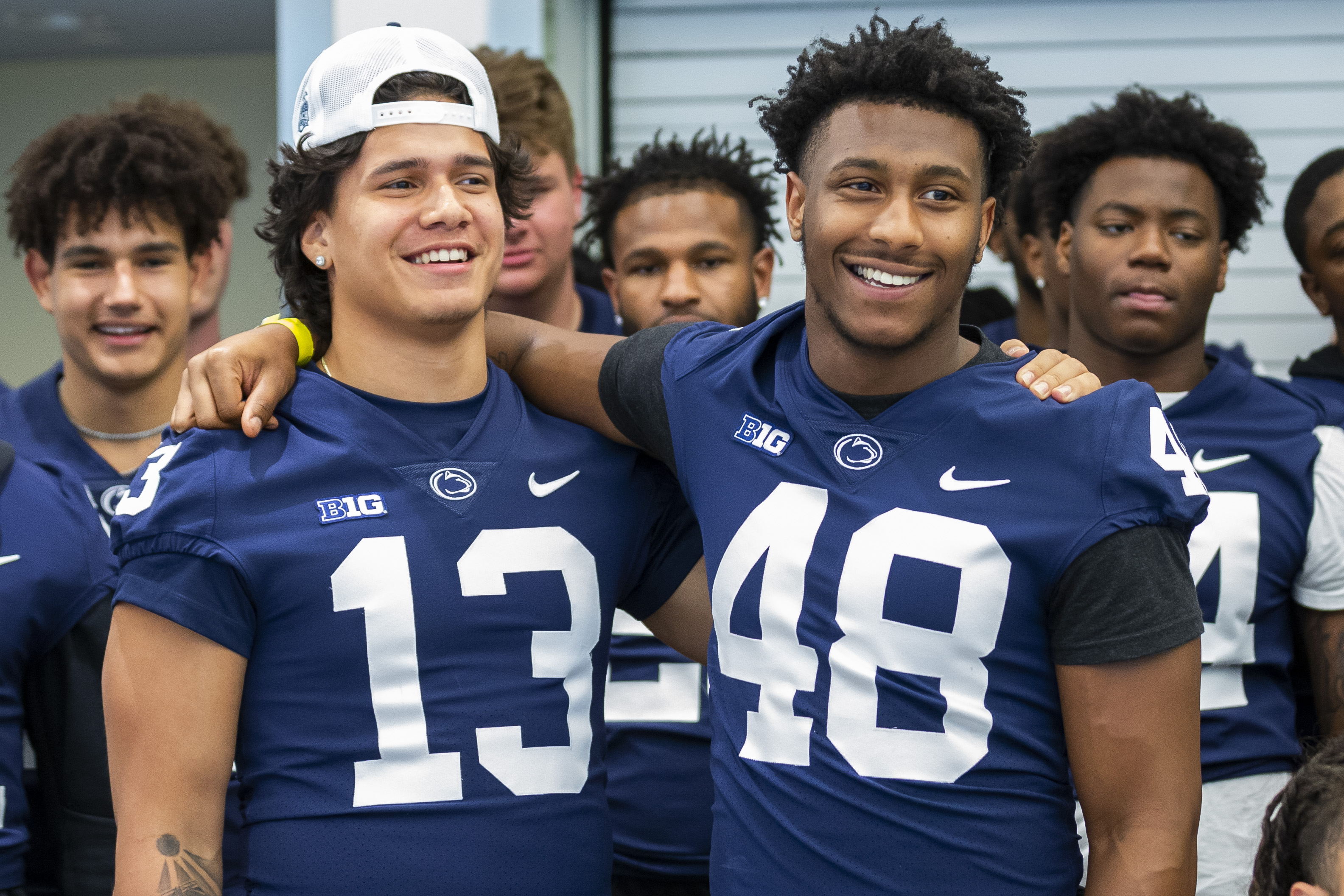 Penn State football team visits Penn State Health Children's Hospital ...