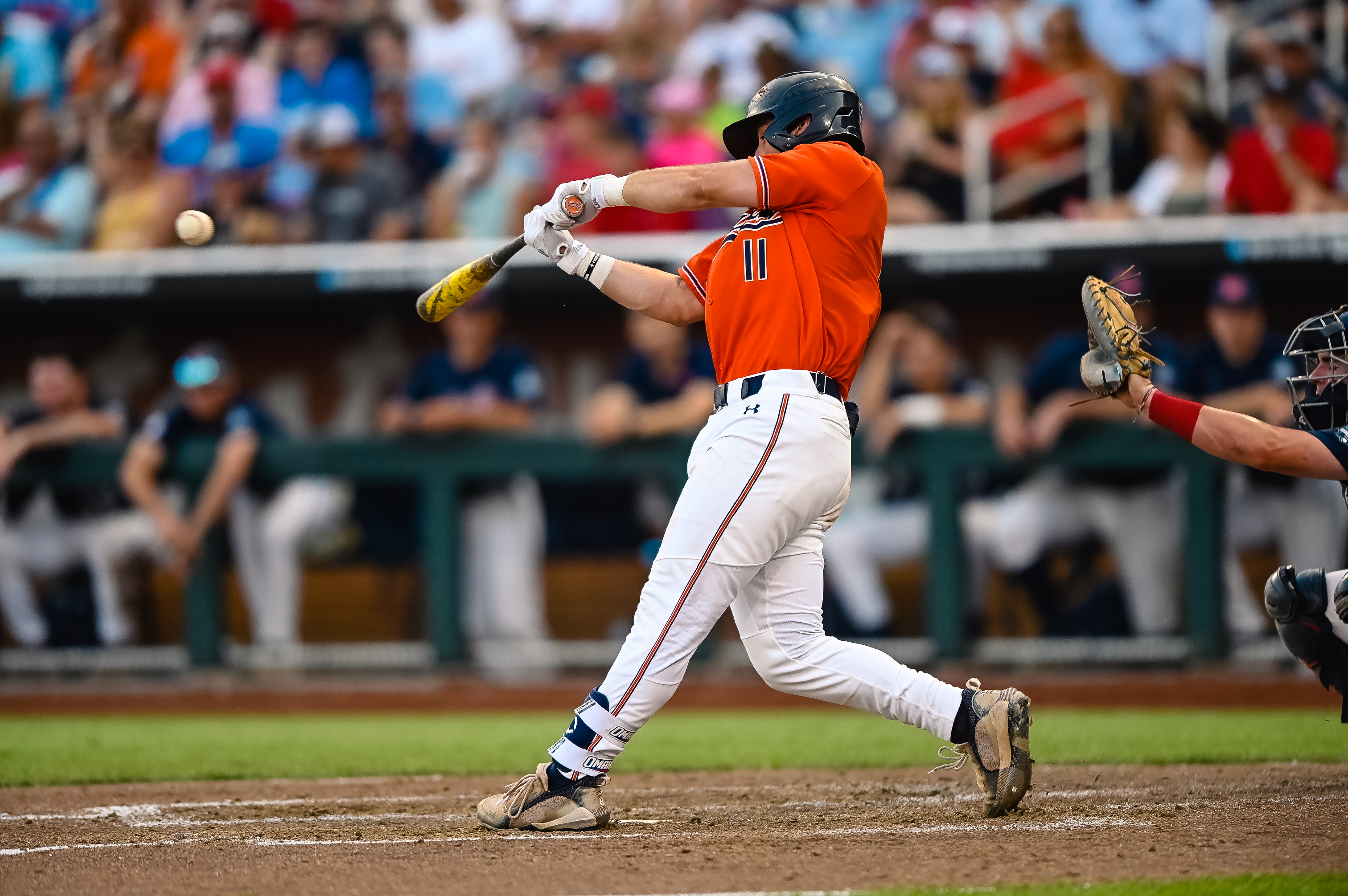 Sonny DiChiara's early 2-run home run sends Auburn to CWS