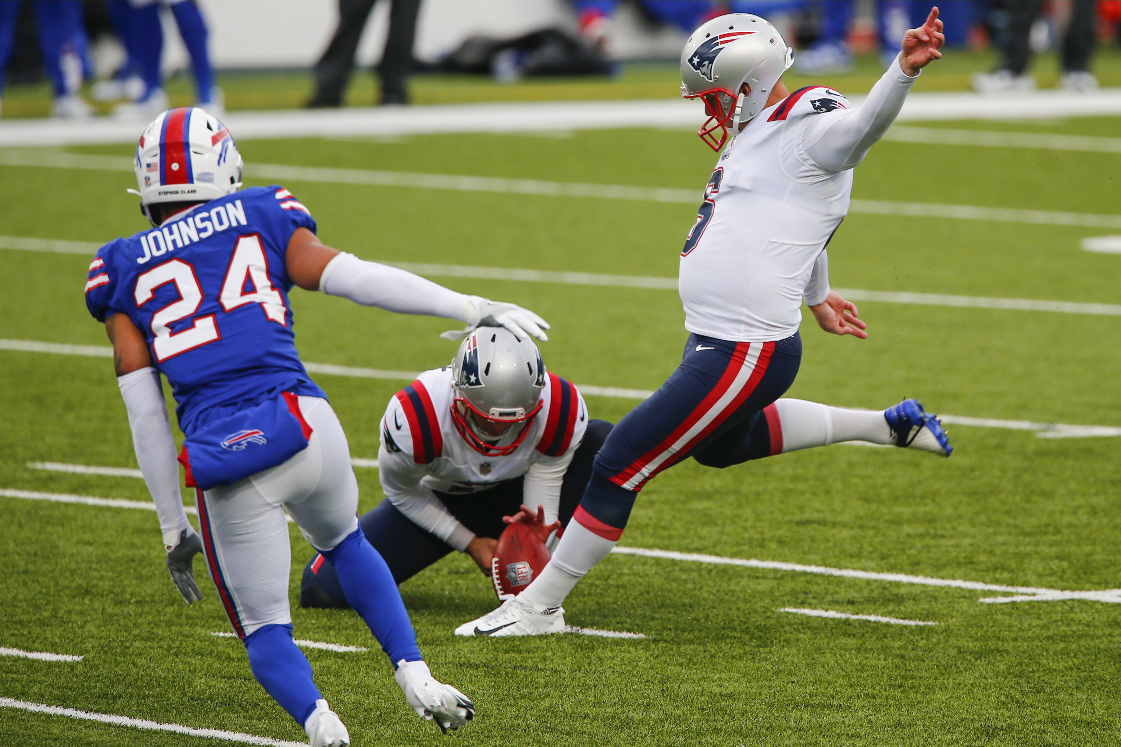 Buffalo Bills beat New England Patriots on Cam Newton's late fumble 