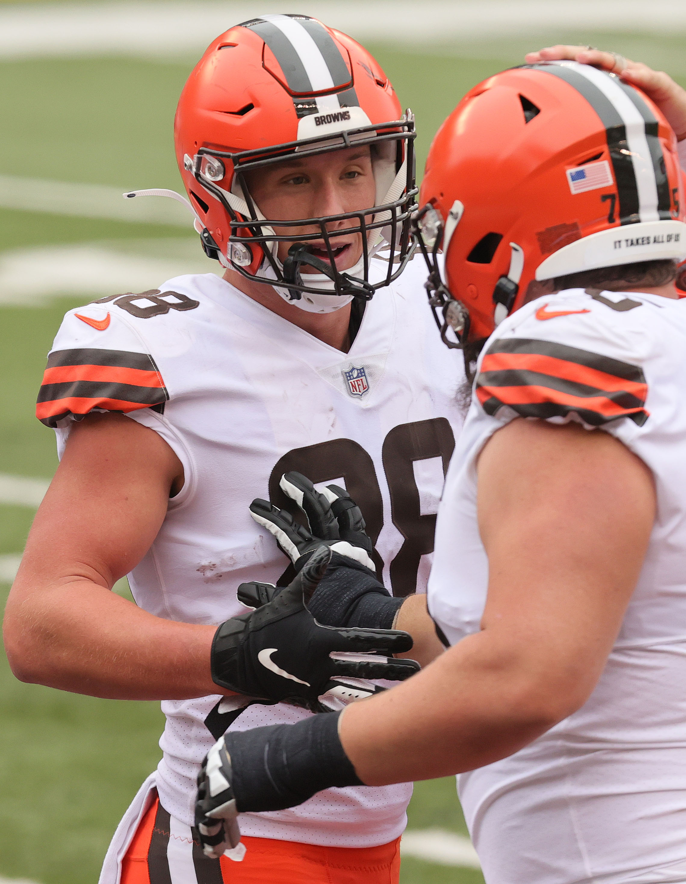 Browns TE David Njoku is the Bryant & Stratton College Player of the Game