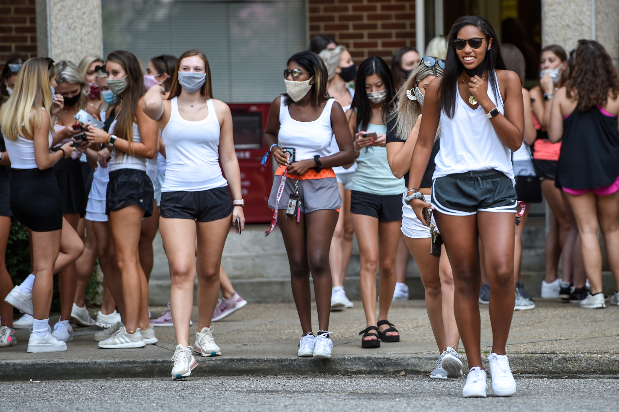 Alabama Rush TikTok: What the Sorority Girls Are Wearing in 2022 – Footwear  News