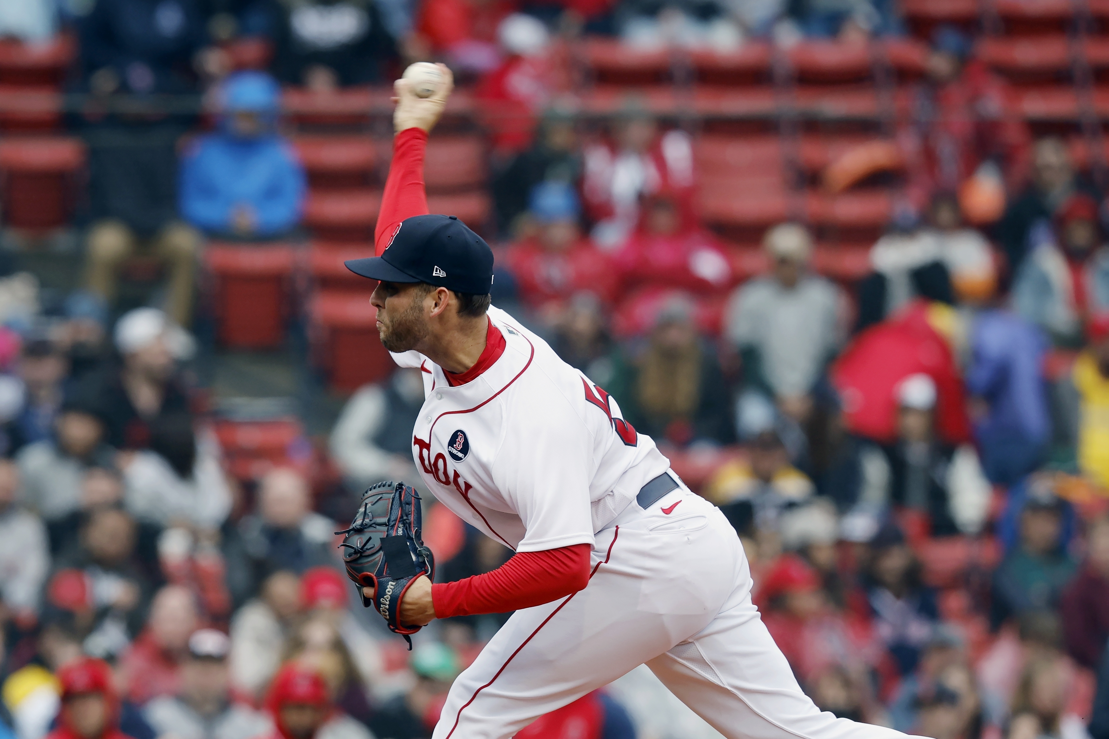 Boston Red Sox fans give Kutter Crawford standing ovation as he K's 8 in  5.1 scoreless innings to beat Rays 