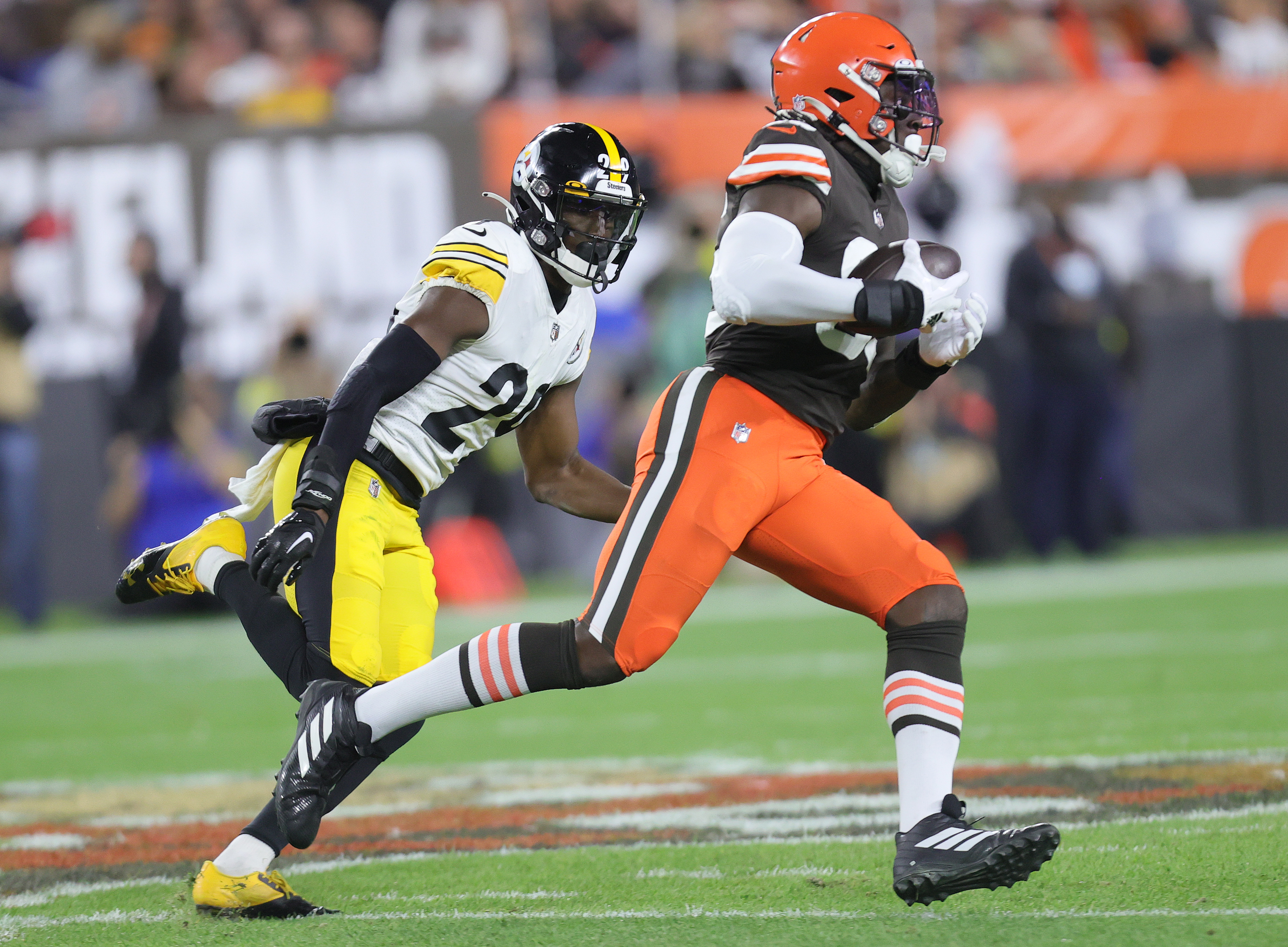 Browns vs. Steelers: 3 matchups to watch in Week 18 divisional bout