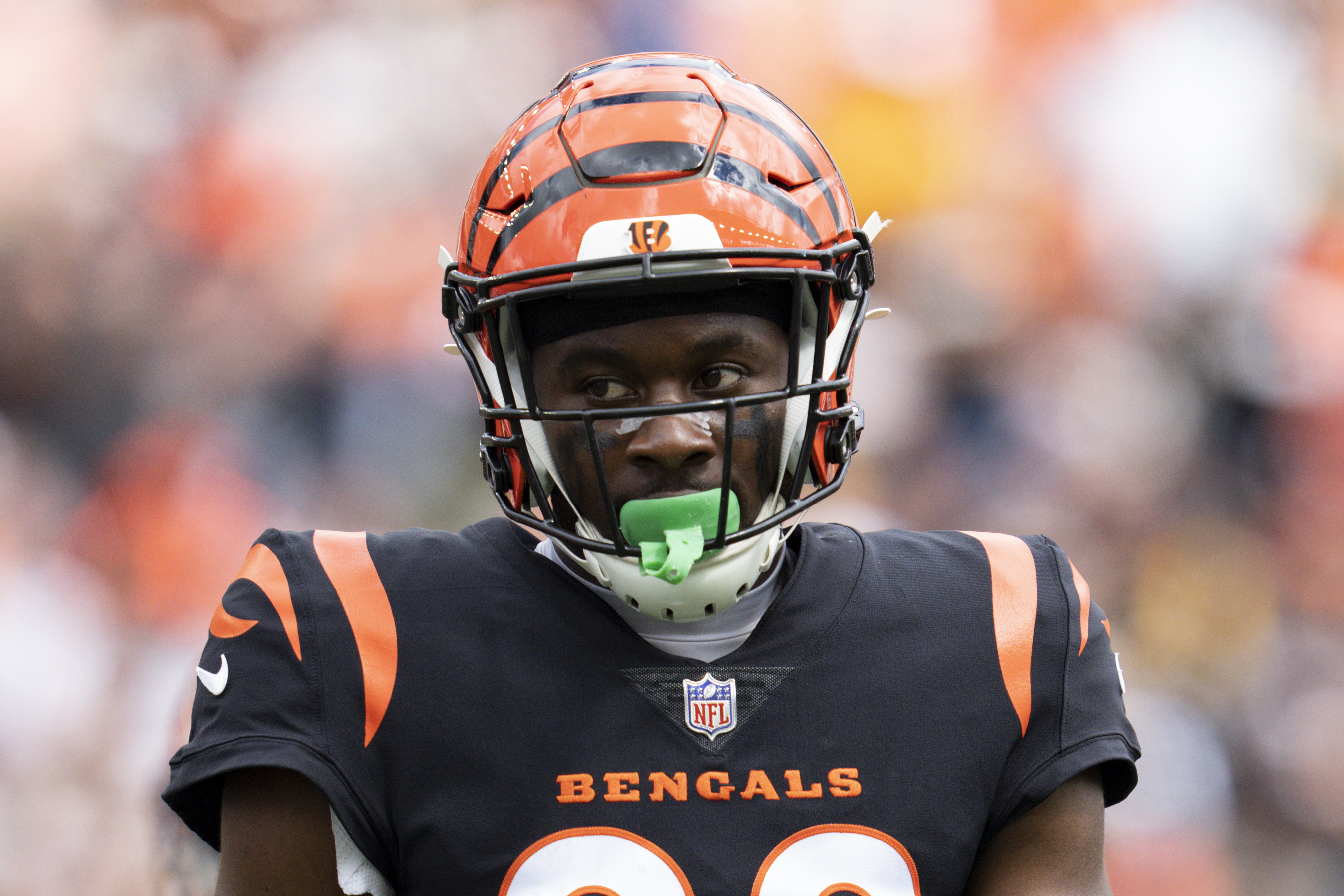 Cincinnati Bengals cornerback Chidobe Awuzie (22) in coverage