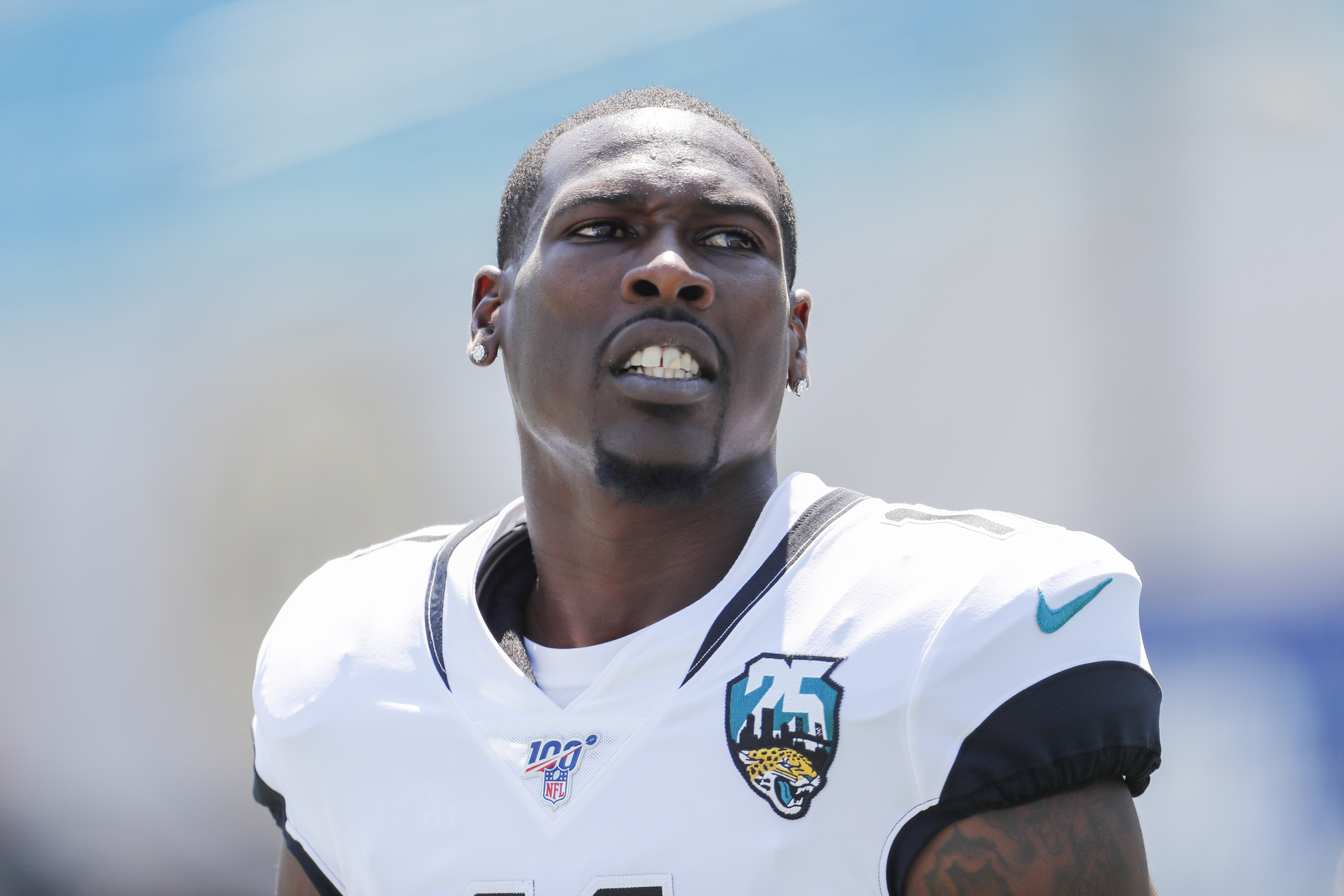 Marqise Lee on opt out: 'I wouldn't be able to give (Belichick) my all'  while family worried 