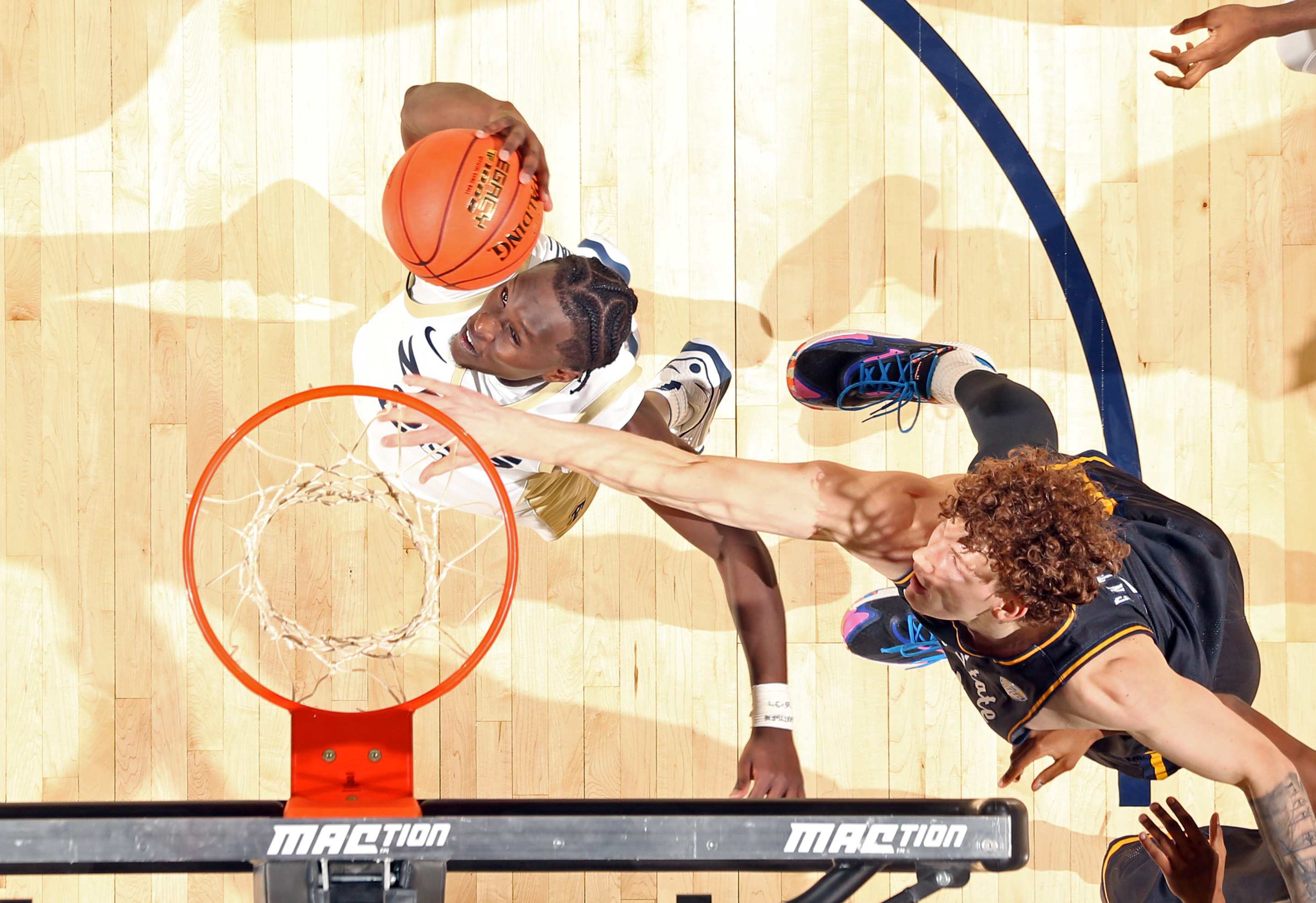 MAC Men's basketball semifinals: Akron Zips vs. Kent State Golden ...