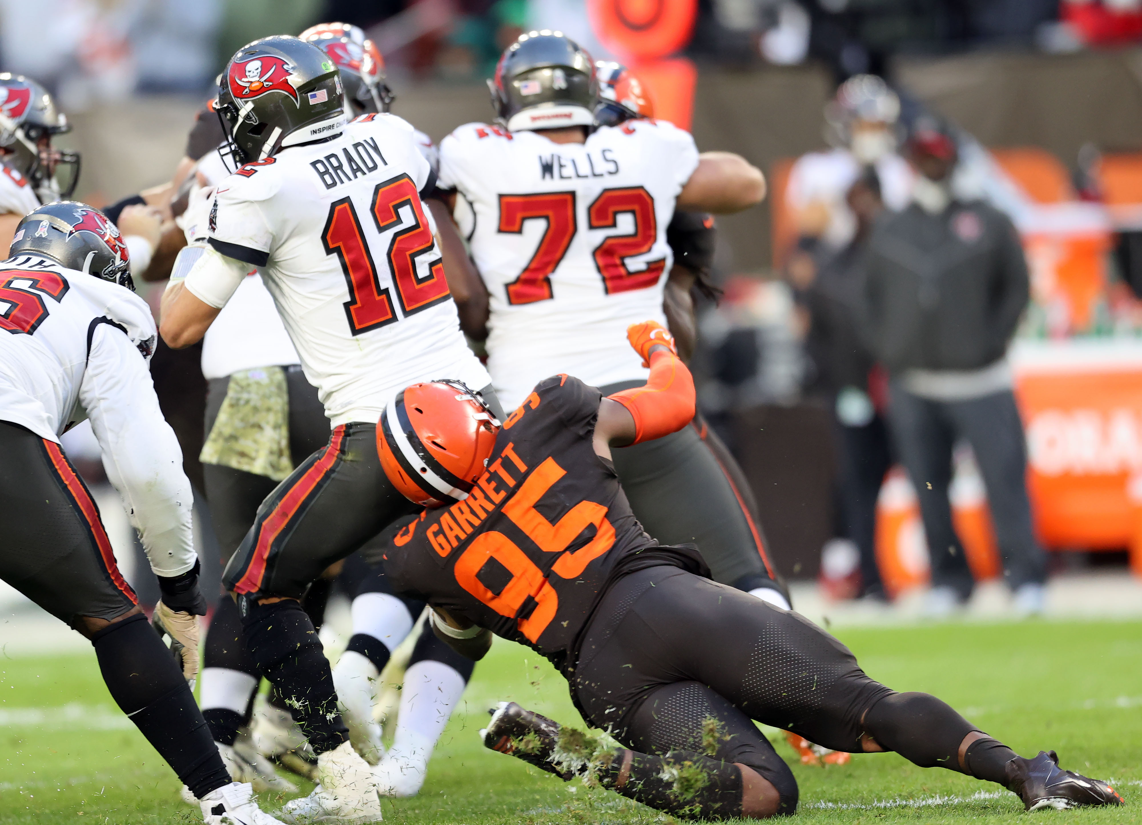 Cleveland Browns defensive end Myles Garrett vs. the Tampa Bay