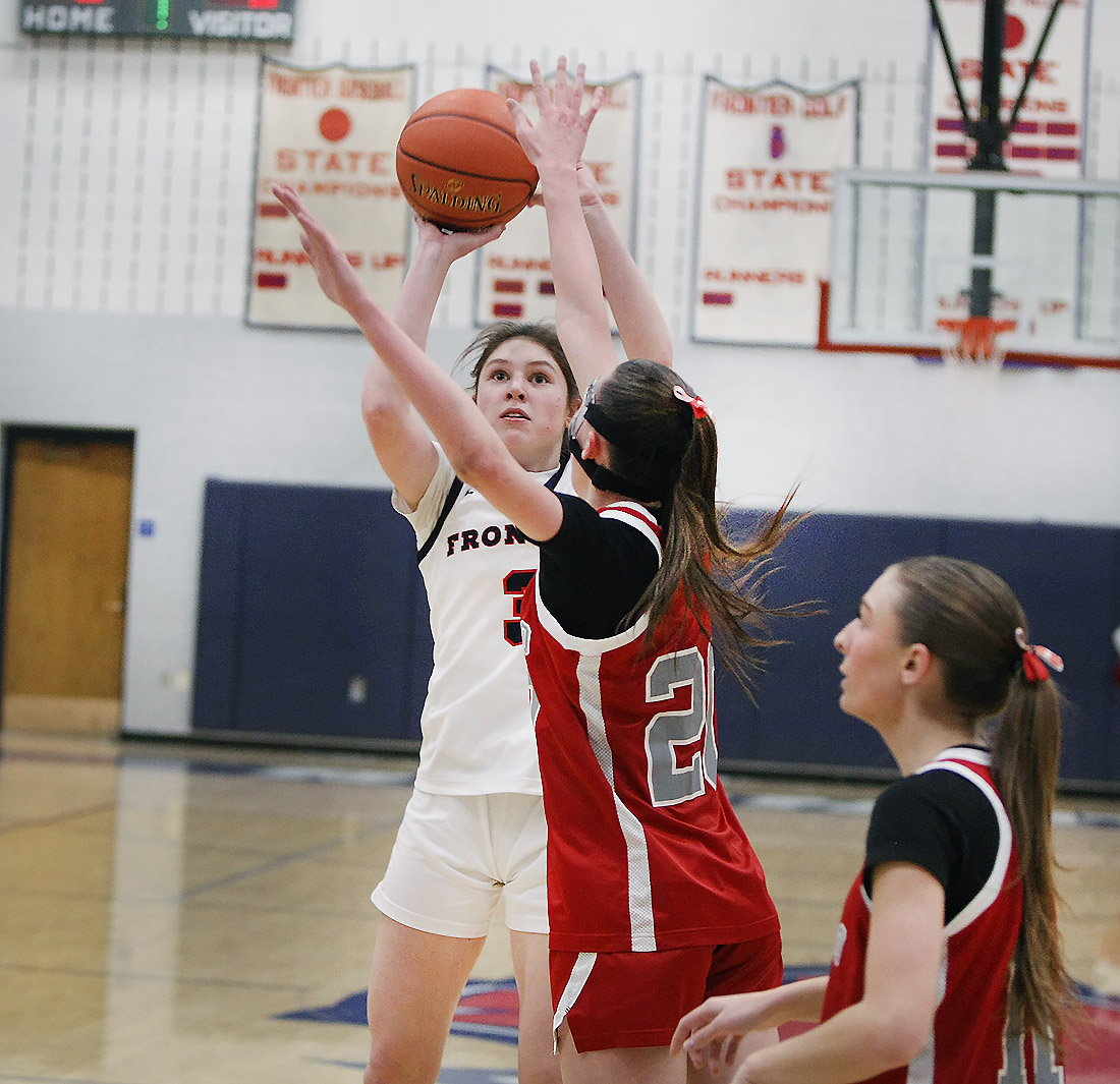 Tyngsbrough vs Frontier girls Div IV Basketball - masslive.com