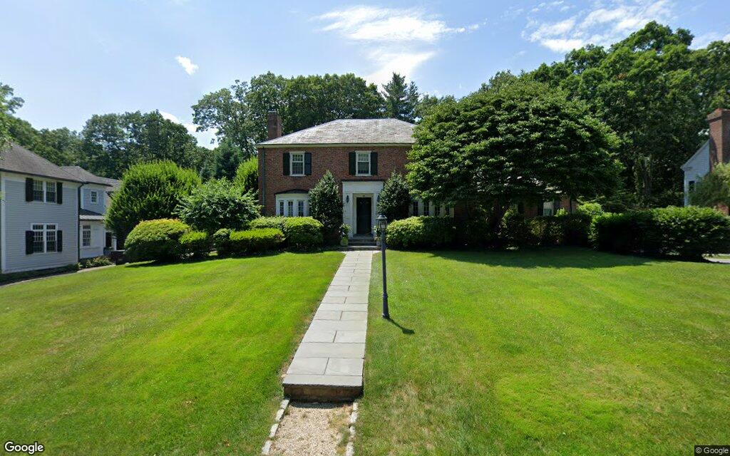 Single family residence sells in Wellesley Hills for 3.2 million