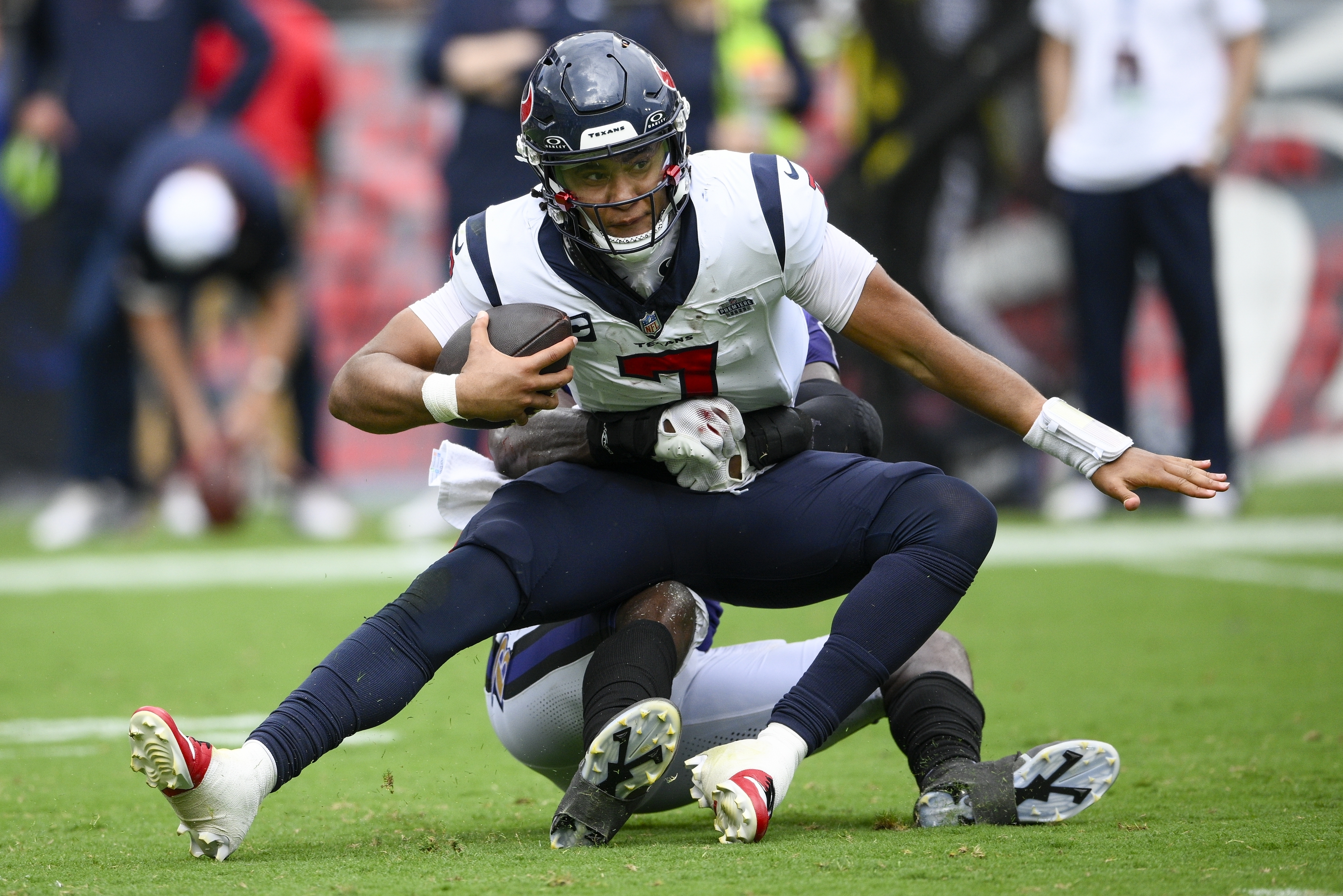 Texans' Stroud takes beating in opener, sacked five times in 25-9