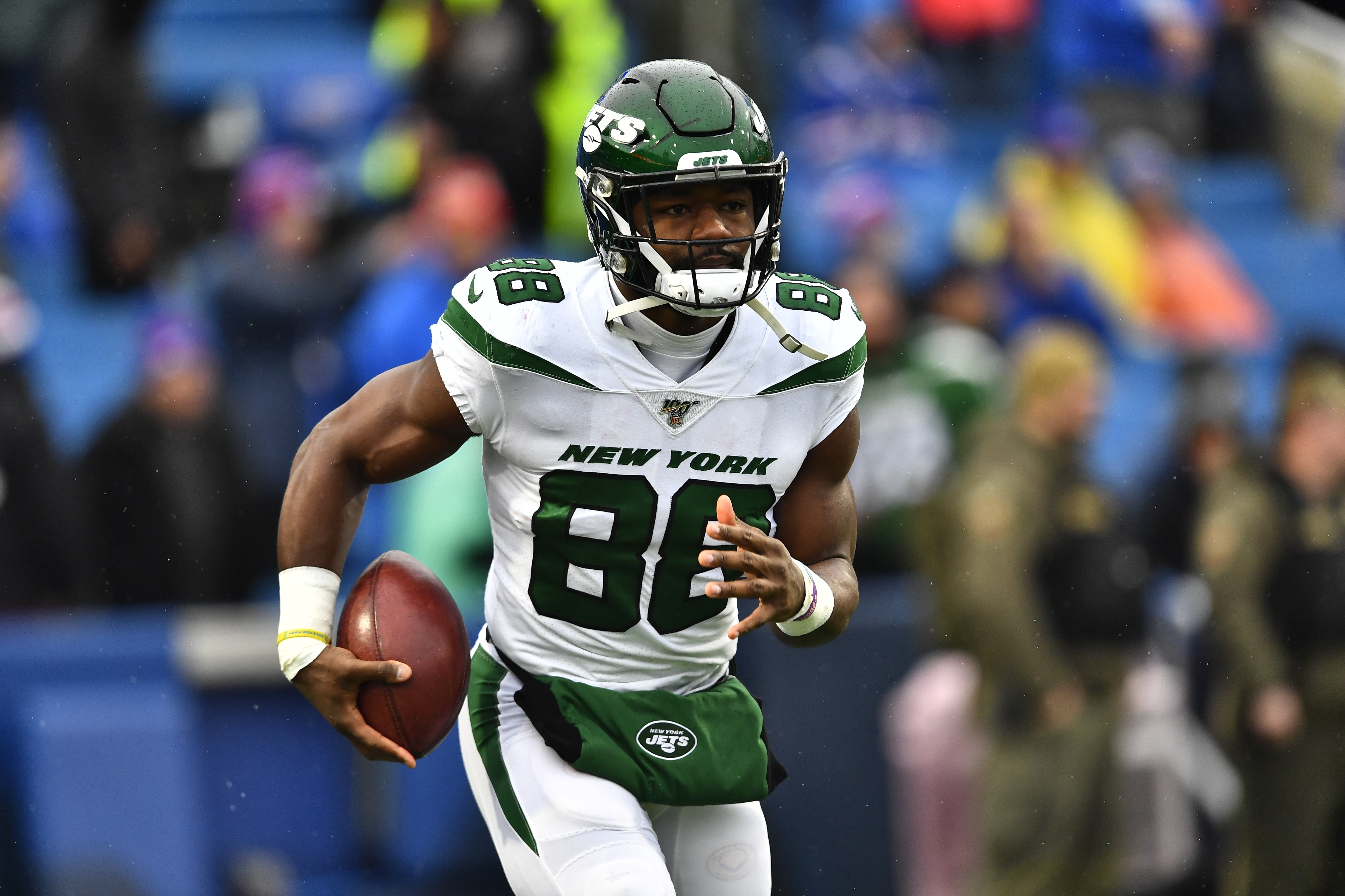 Source: Patriots agree to terms with RB Ty Montgomery to 2-year contract