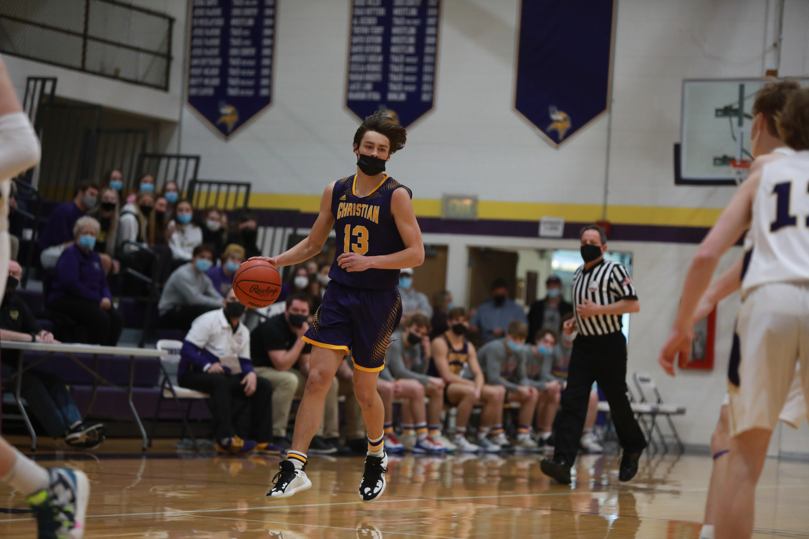 Schoolcraft defeats Kalamazoo Christian to win the division 3 regional