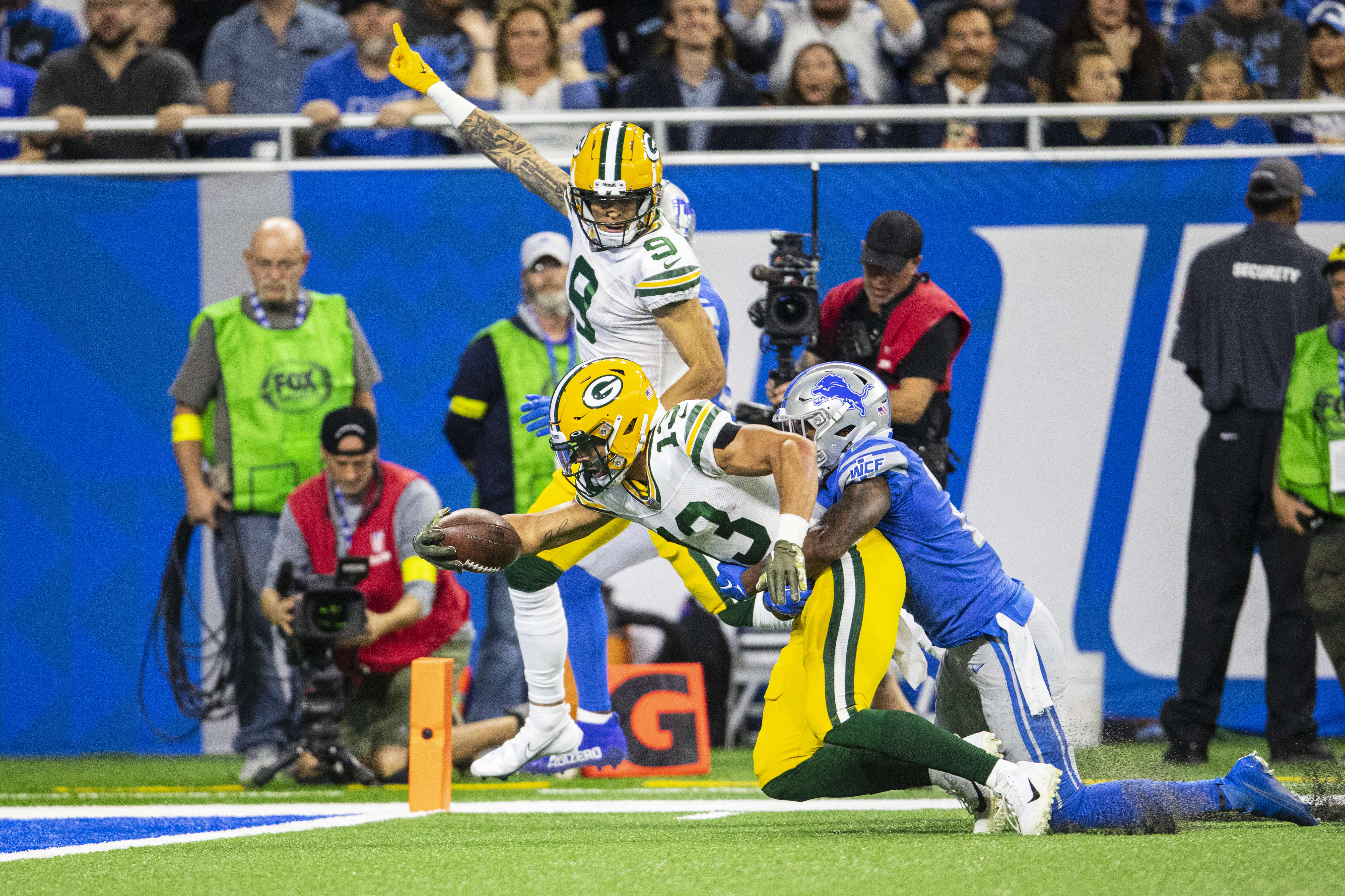 November 13, 2022: Green Bay Packers wide receiver Allen Lazard (13)  signaling a first down during the NFL football game between the Dallas  Cowboys and the Green Bay Packers in Green Bay