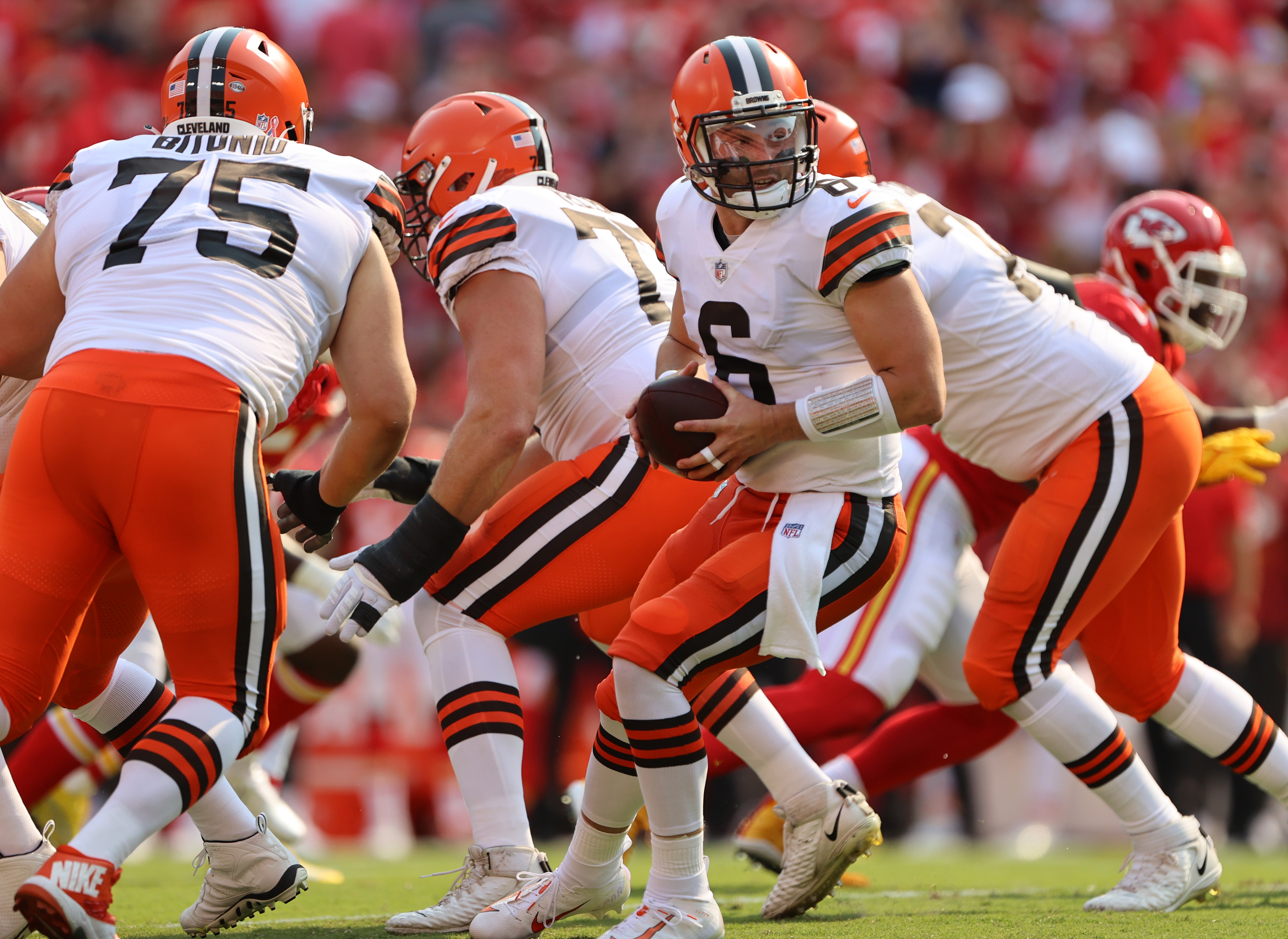 Browns offensive grades vs. the Chiefs: Who was elite, average and