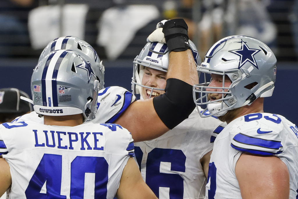 PFN Exclusive: Why Dallas Cowboys TE Luke Schoonmaker's First Touchdown  Ball Could Be the First of Many