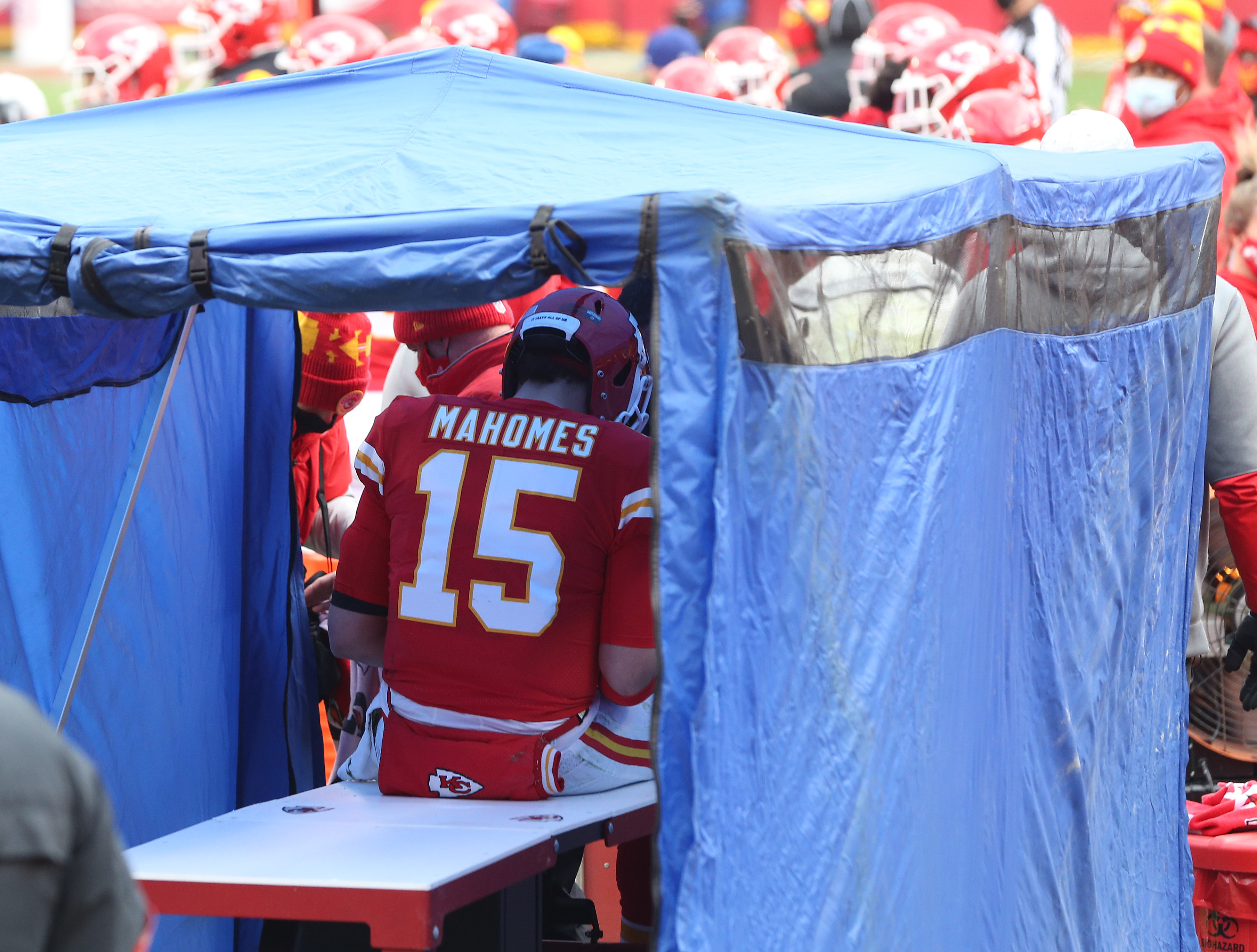 Patrick Mahomes Suffers Concussion During Chiefs Game