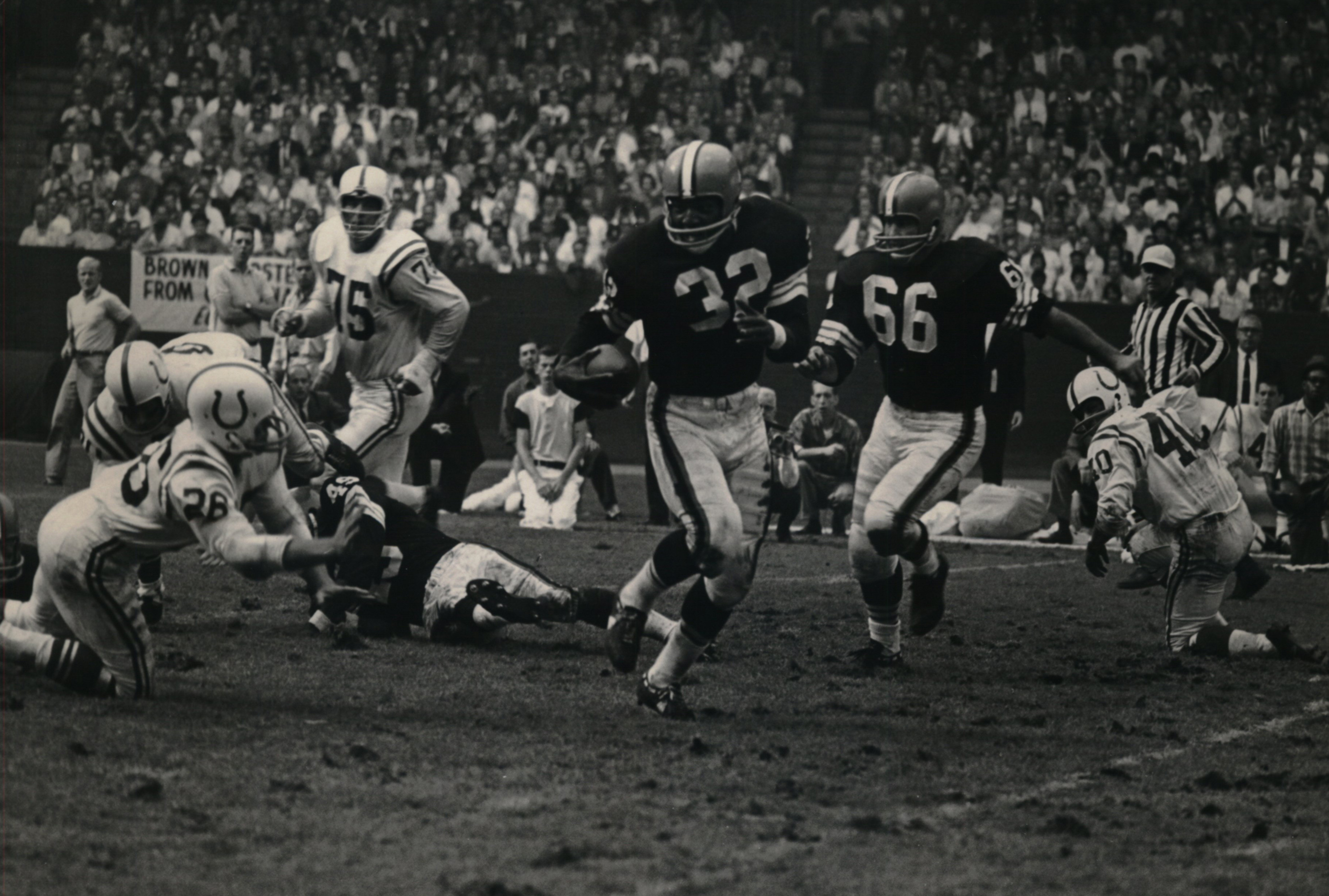Jim Brown versus the Baltimore Colts in 1962.