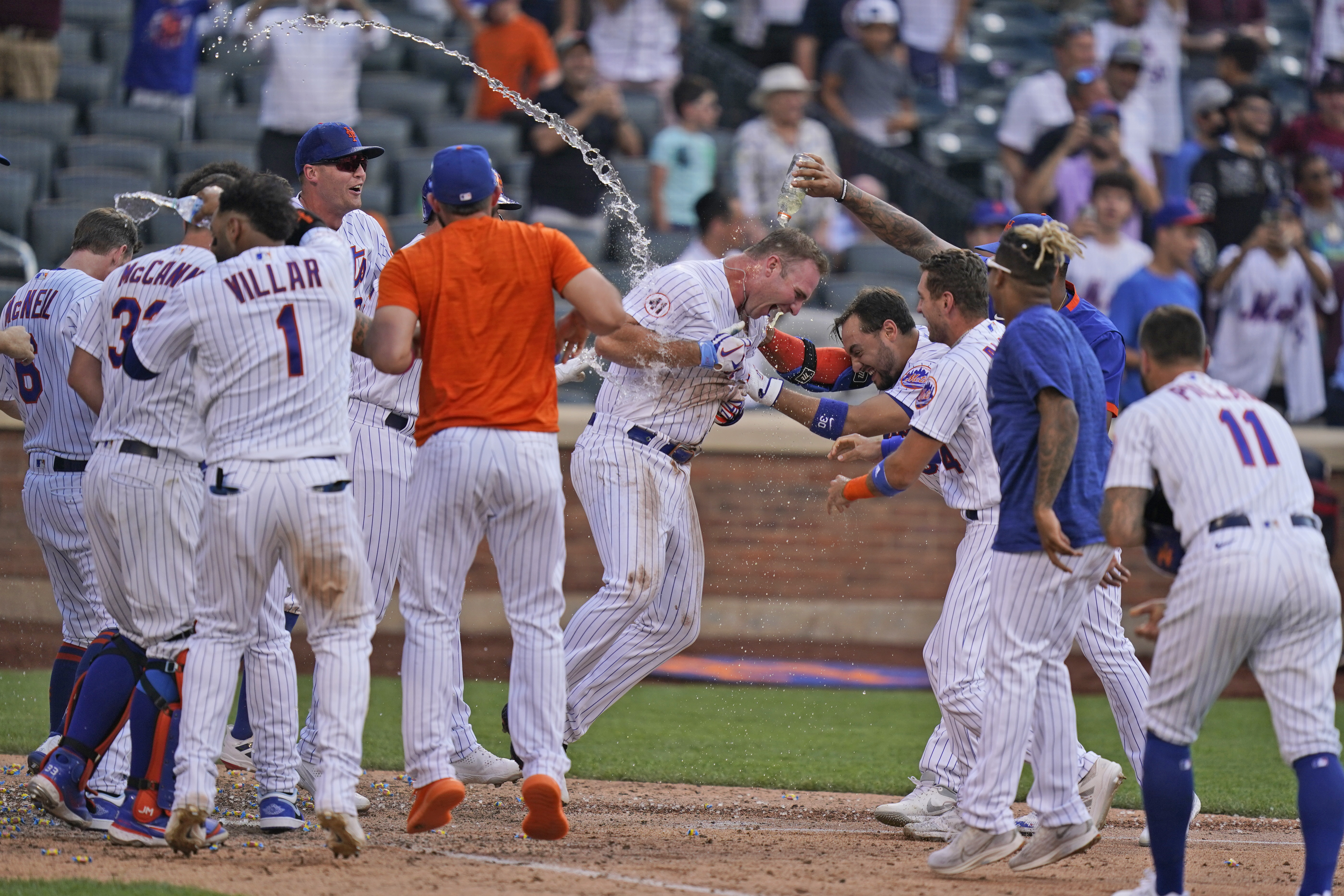 Mets Complete Sweep and Widen Their Lead in the East - The New