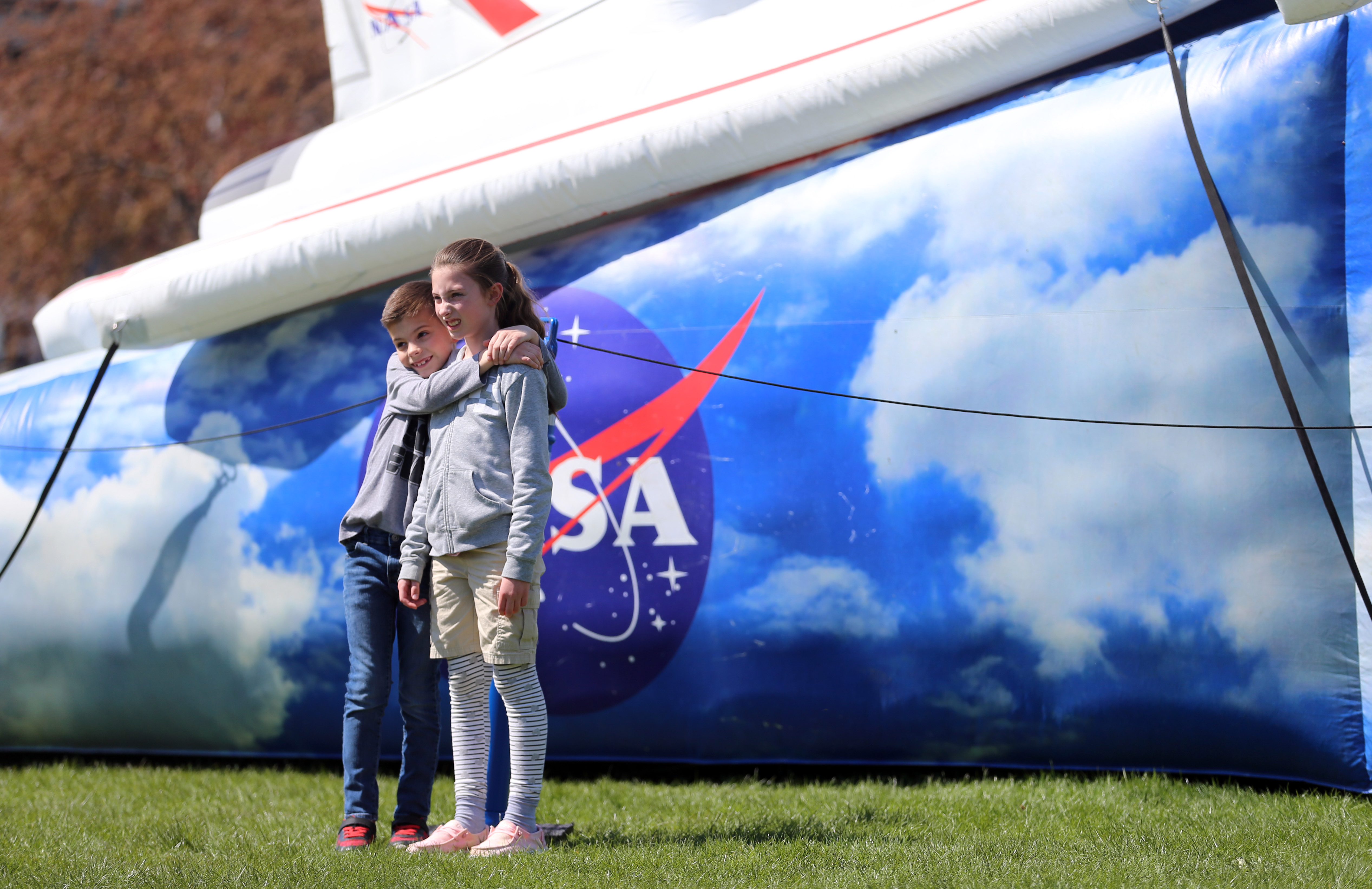 Cleveland total solar eclipse at Great Lakes Science Center, April 8 ...