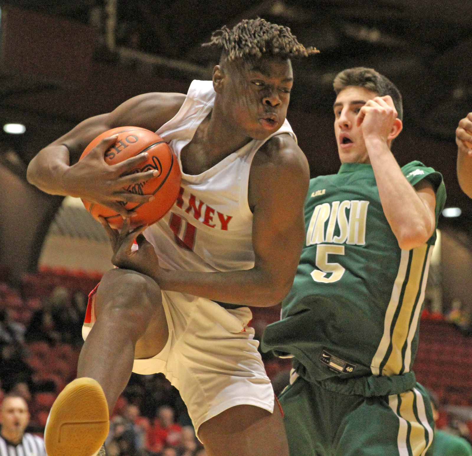 St. Vincent-St Mary vs Chaney Div II Regional basketball - cleveland.com