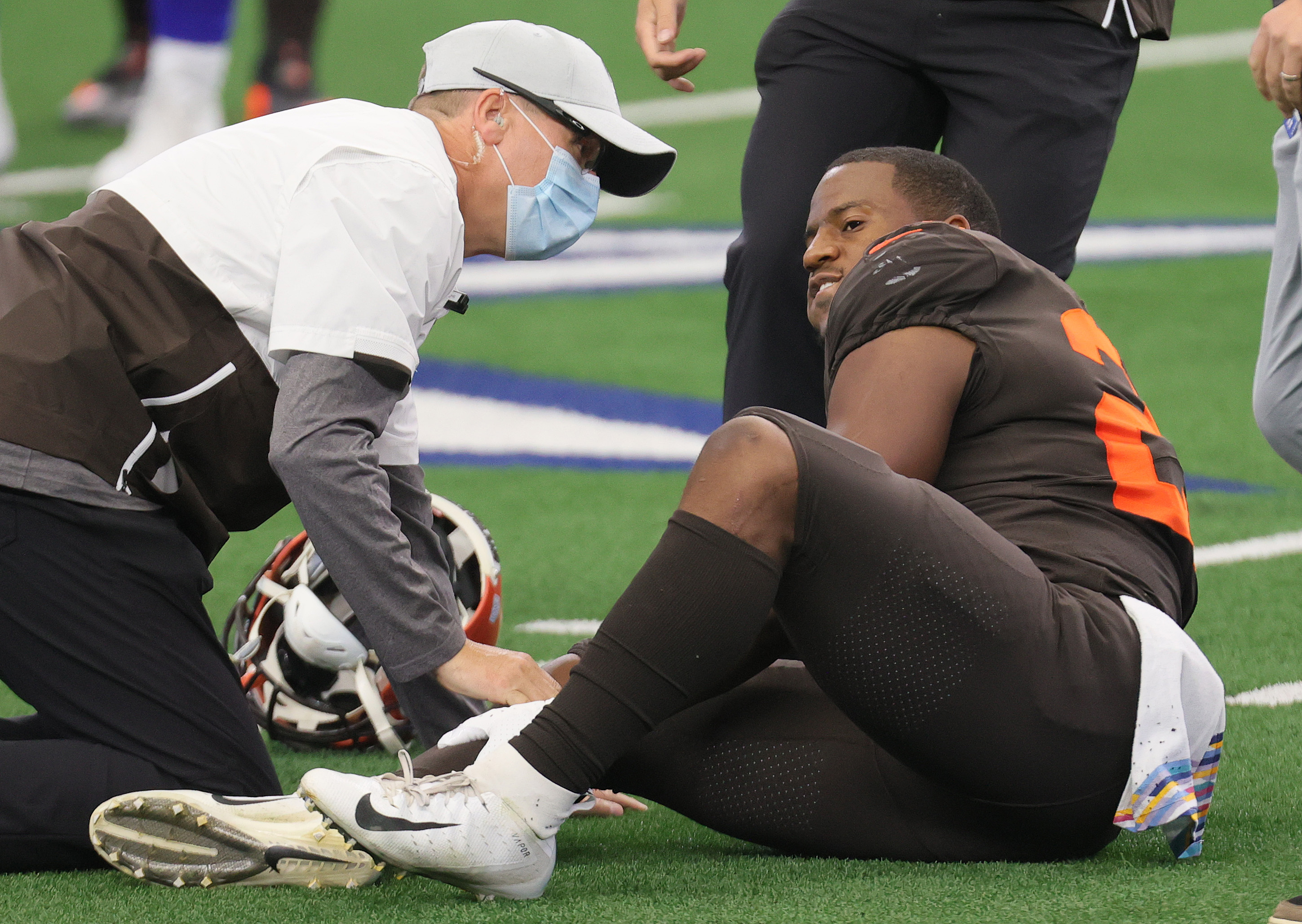 Browns' Nick Chubb ruled out vs. Cowboys with knee injury HD