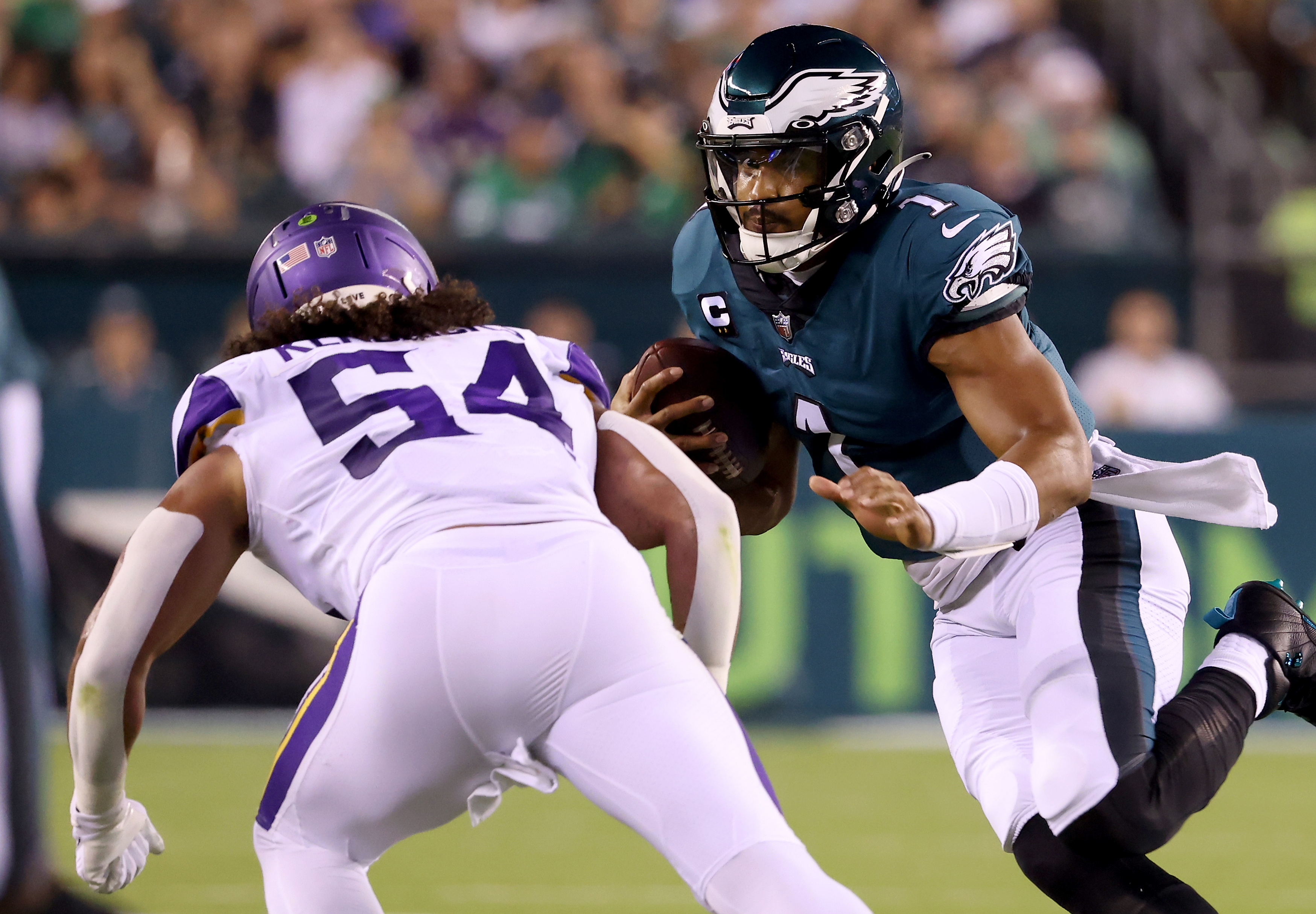 Eagles LB says he'll give Vikings a lesson in geometry 