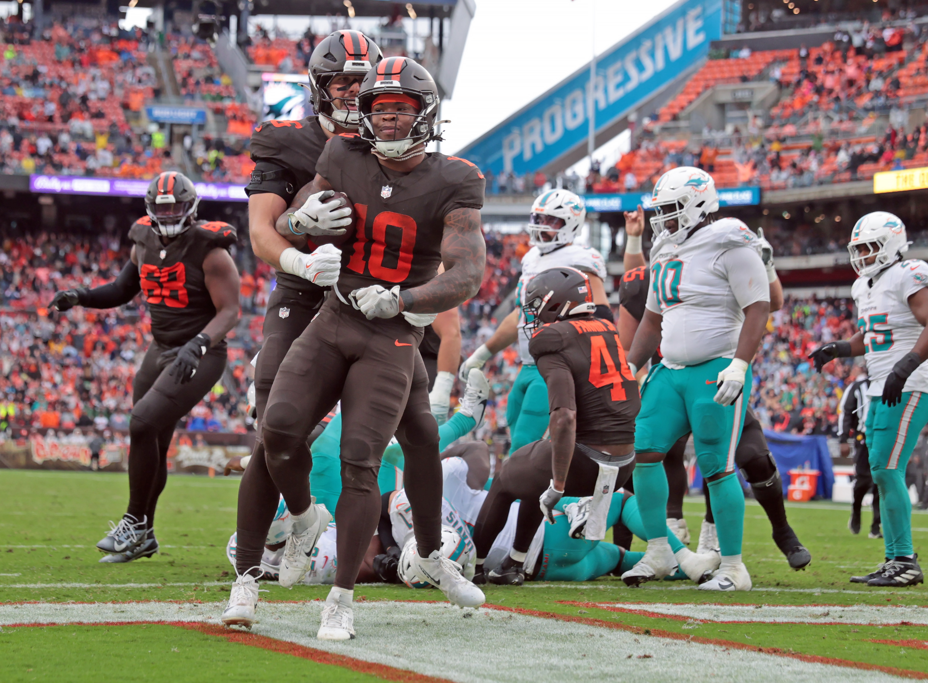 Cleveland Browns running back Quinshon Judkins vs. Miami Dolphins ...