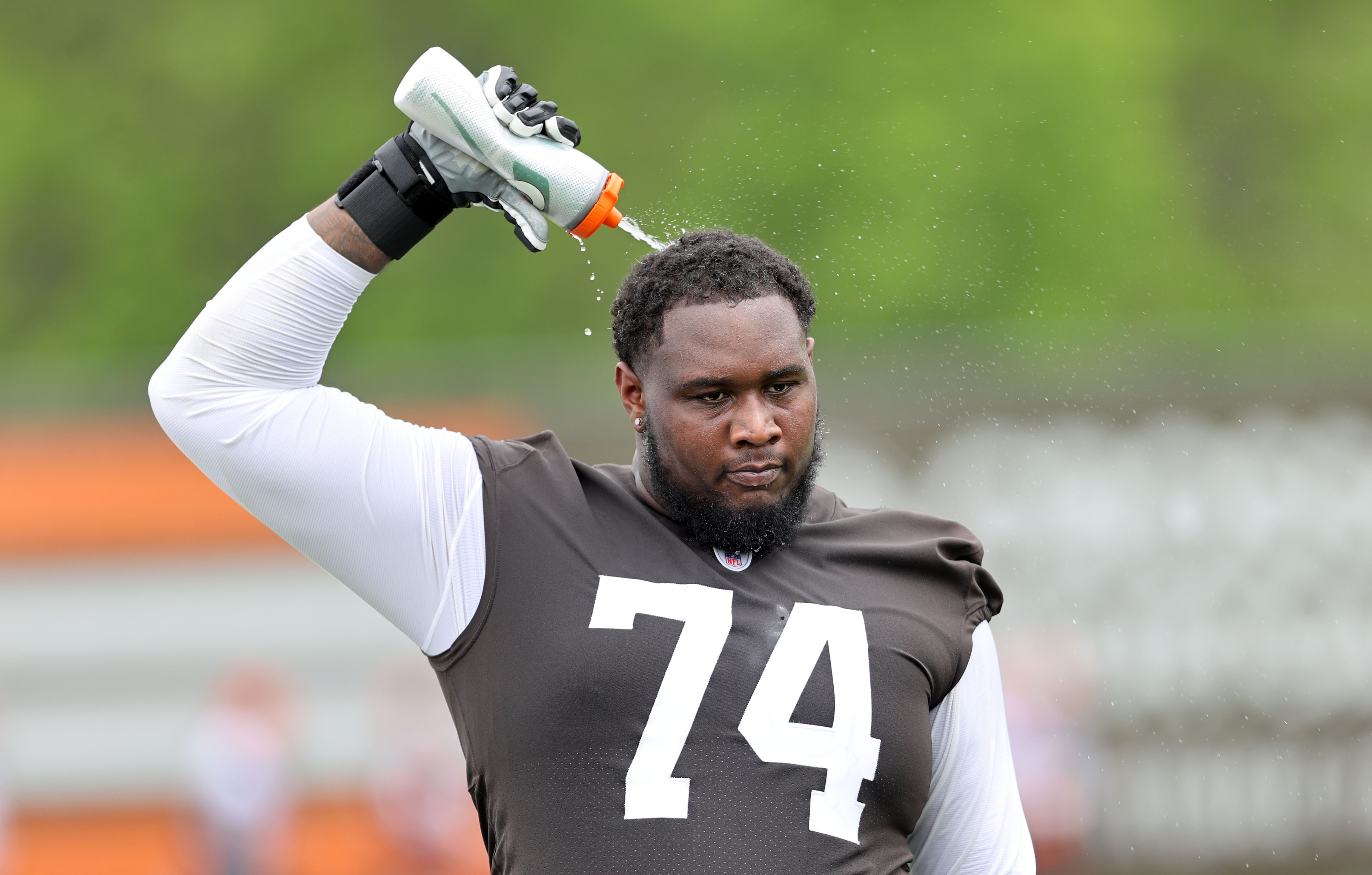 Browns rookie tackle Dawand Jones defends love of football