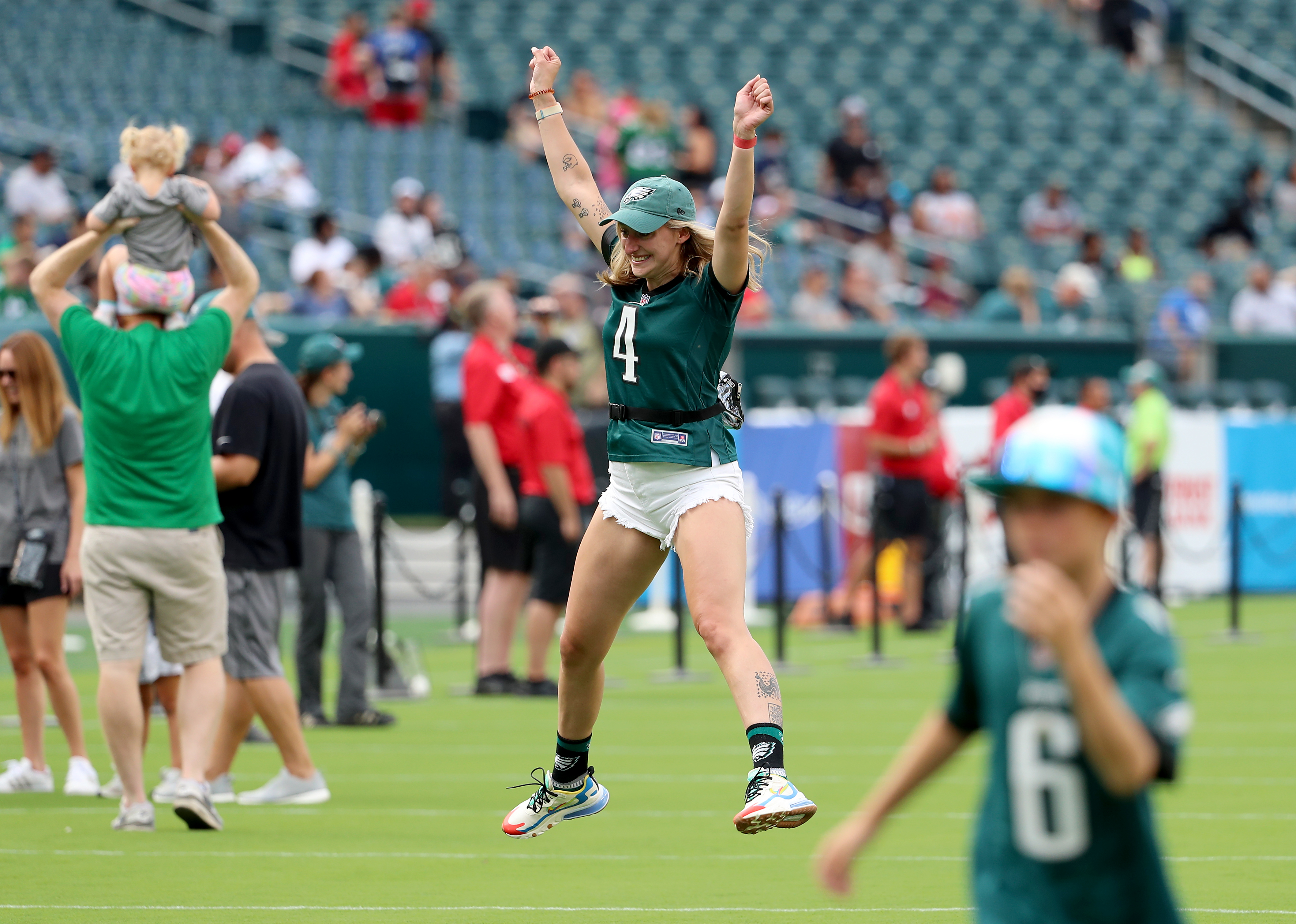 Philadelphia Eagles Hold First Open Practice at Lincoln Financial