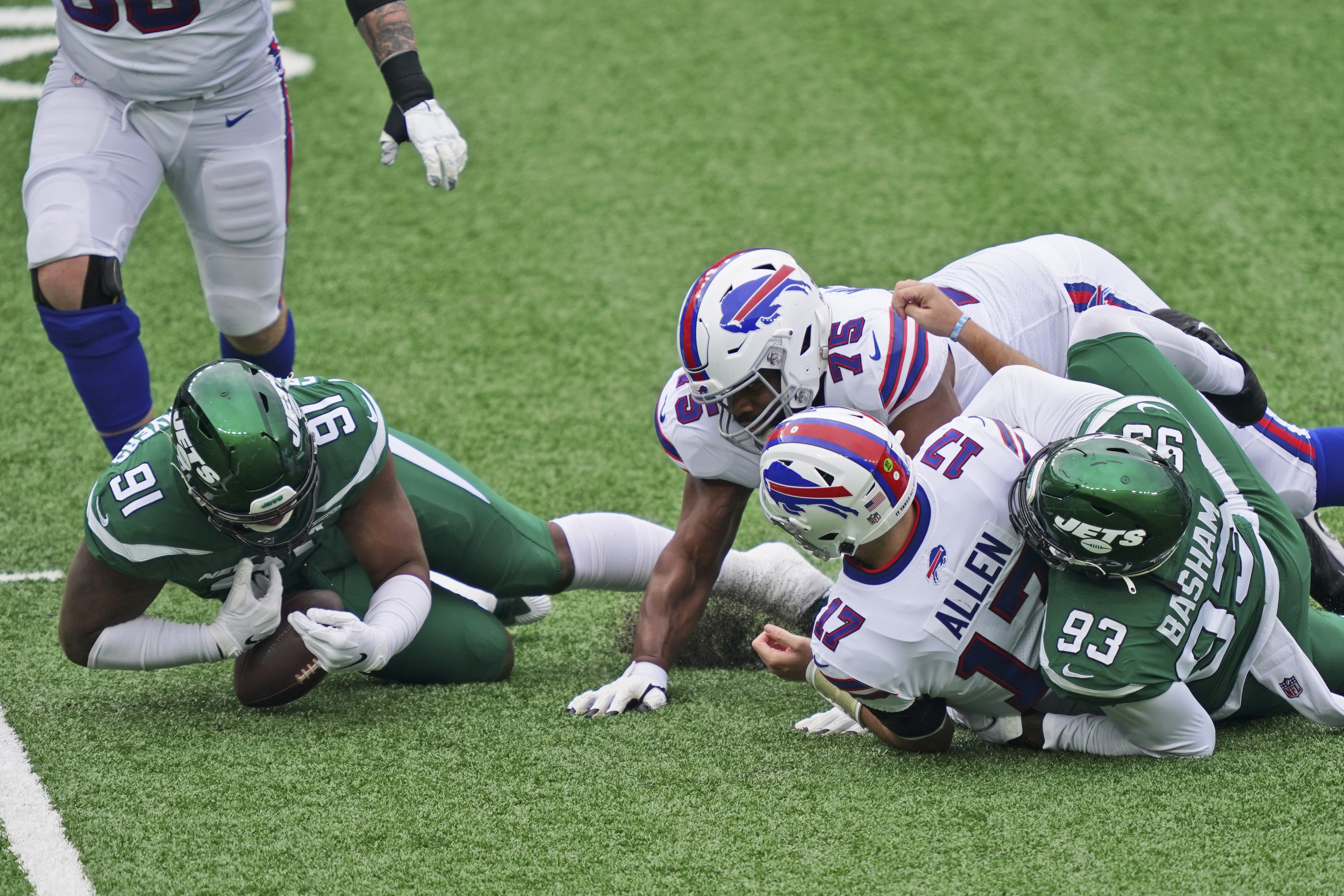 Tyler Bass, Bills defense lead the way in 18-10 win over the Jets