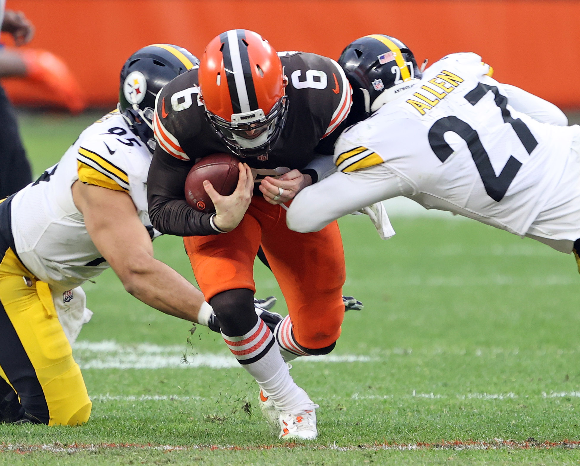 Watch Kevin Stefanski, Alex Van Pelt, Kareem Hunt, D'Ernest Johnson and  others golf at the Cleveland Browns Foundation Annual Golf Tournament 