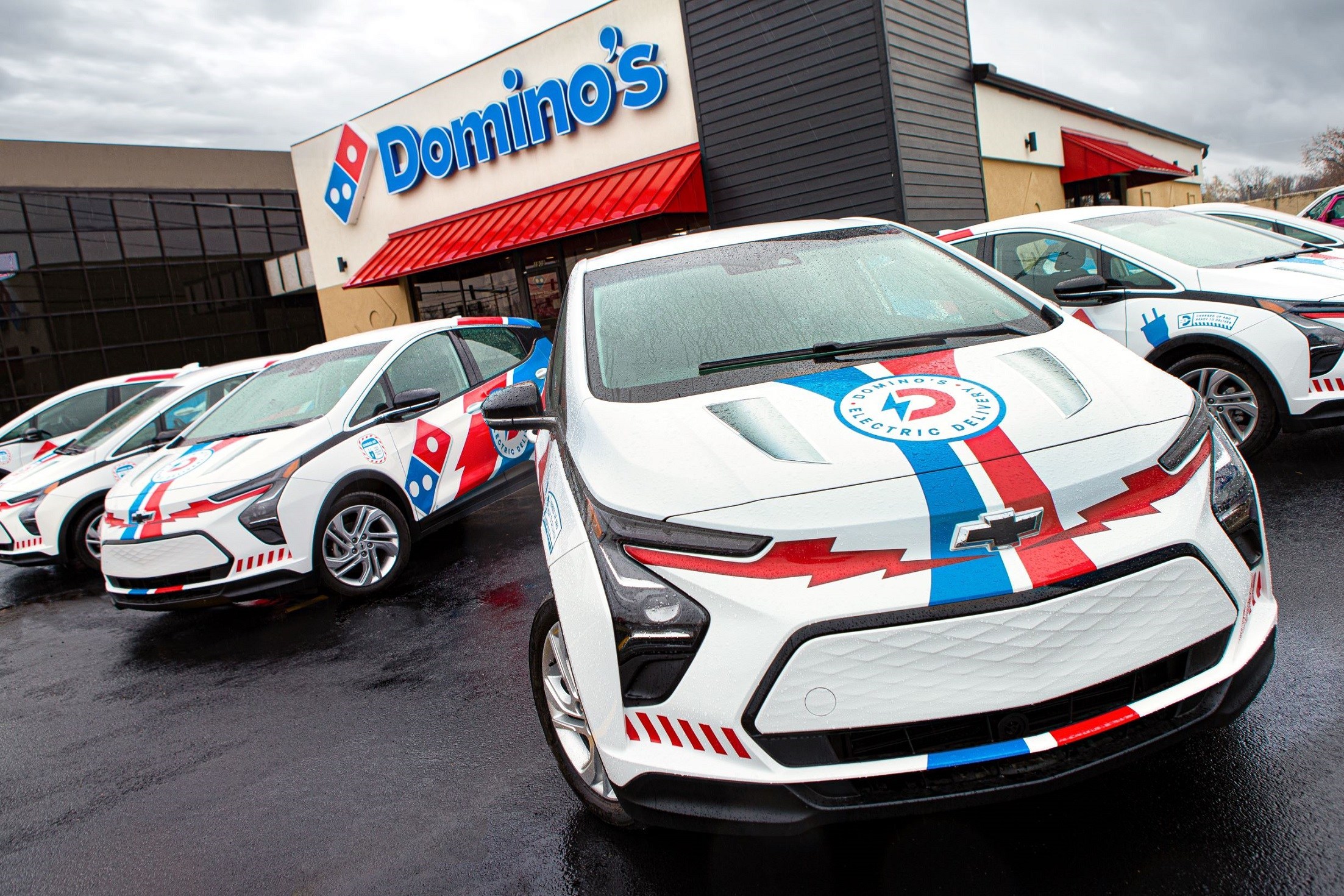 Domino's Pizza will soon have 800 electric vehicles for delivery
