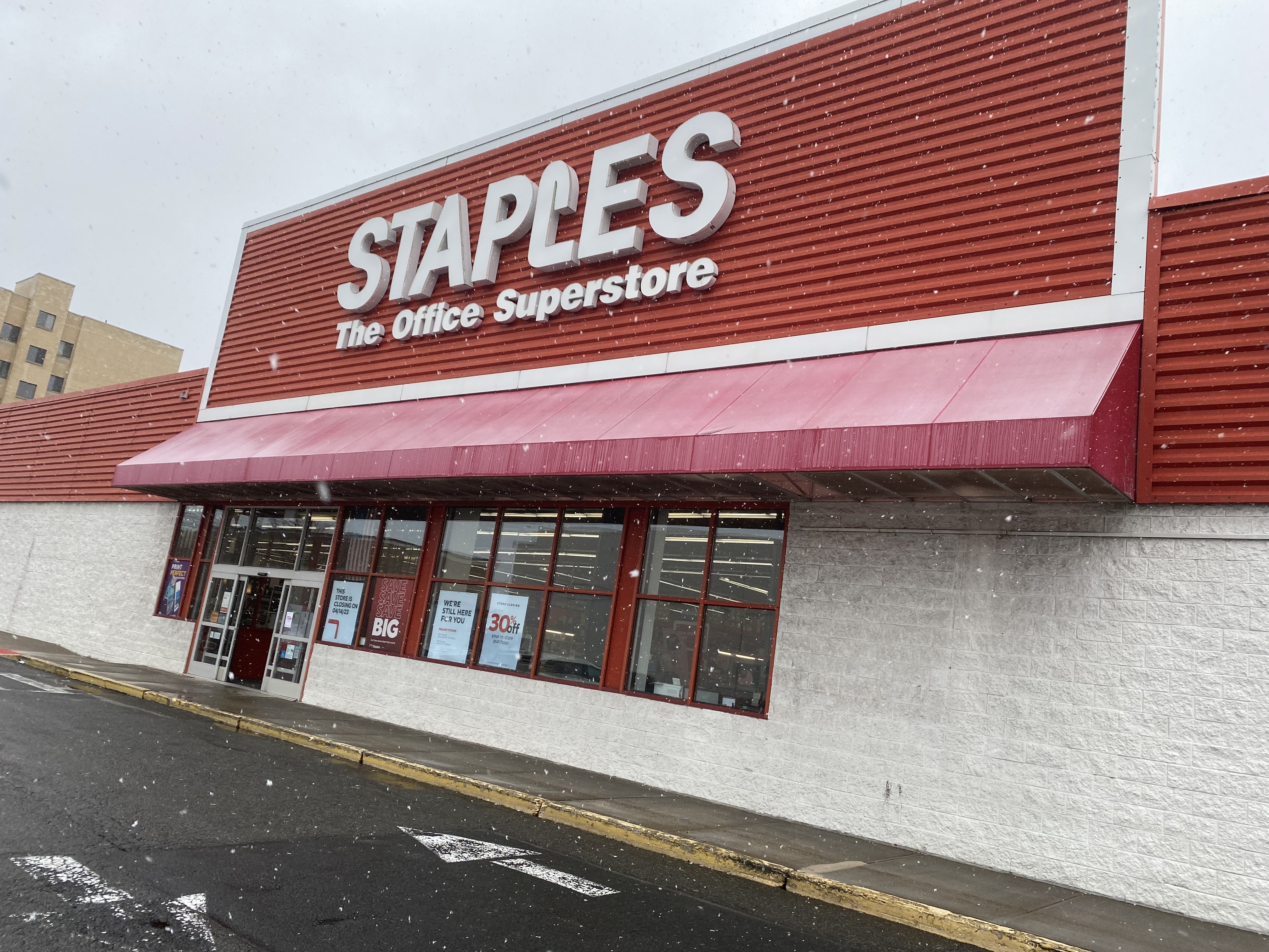 Staples, Williamsburg, VA  That Mall is sick and that Store is dead!