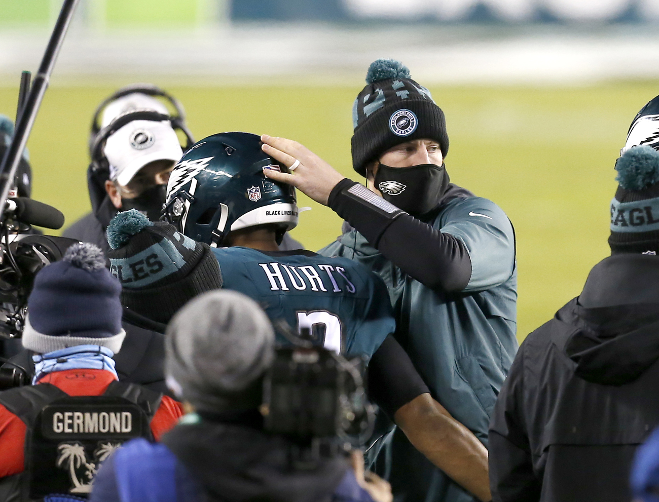 Eagles' Alshon Jeffery hiding autographed jerseys around Philly during NFL  draft