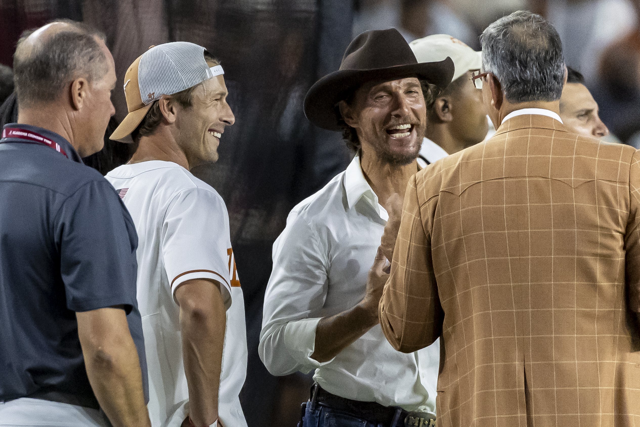 Sexiest Man Alive' snubs Glen Powell, new title holder thanks