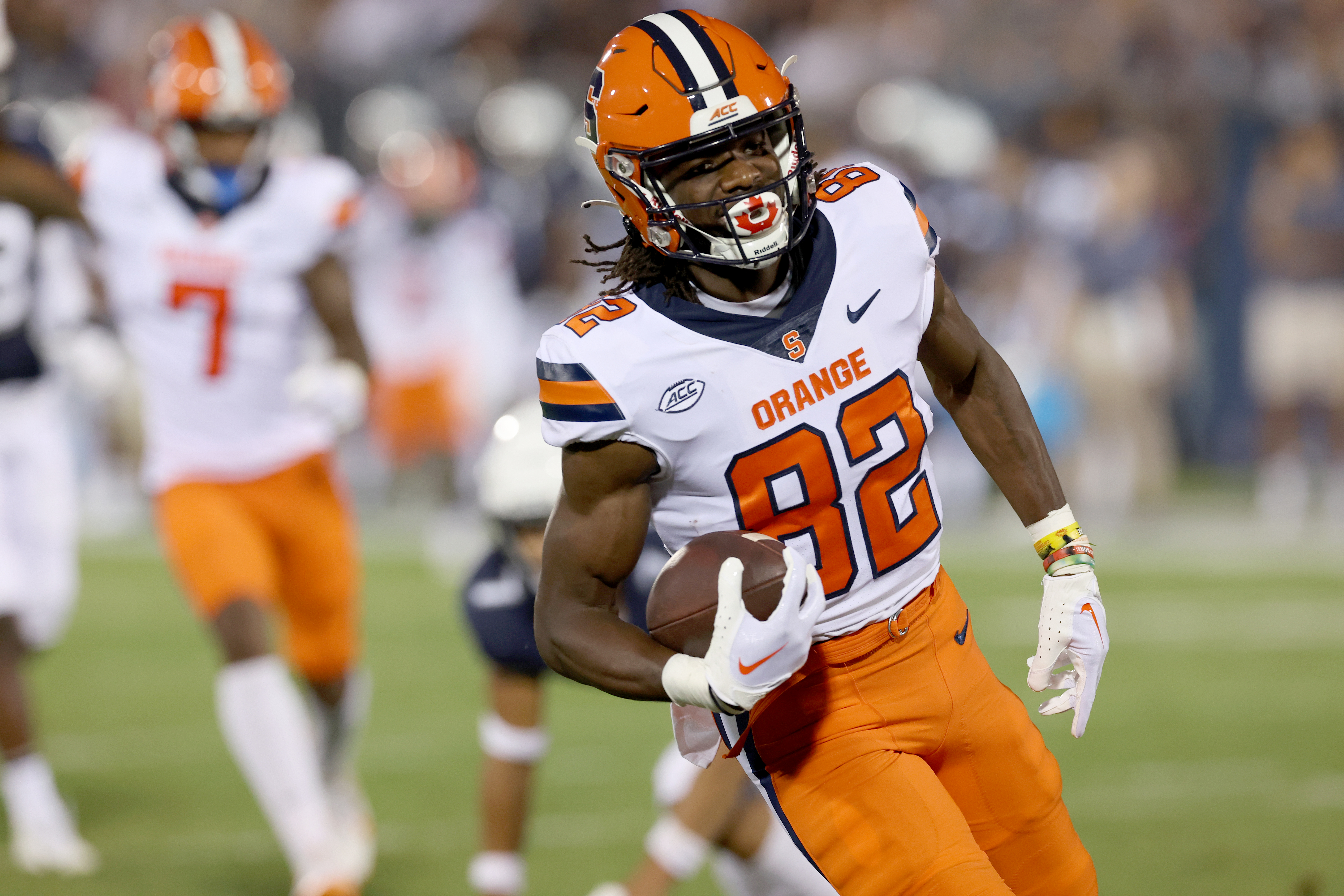 Syracuse football coasts to 2-0 with 48-14 beatdown at Connecticut