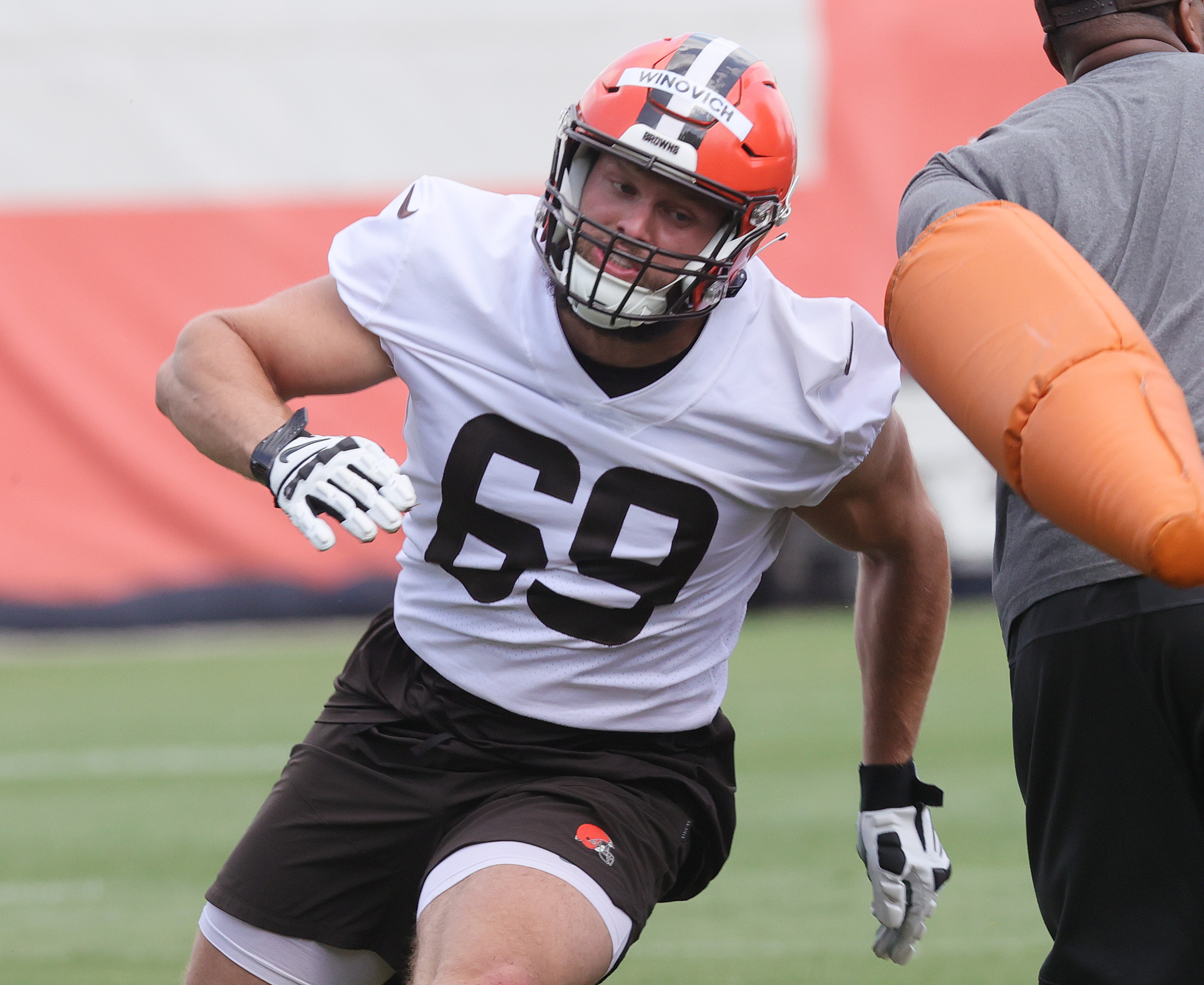 Chase Winovich ready for homecoming in Browns finale vs. Steelers